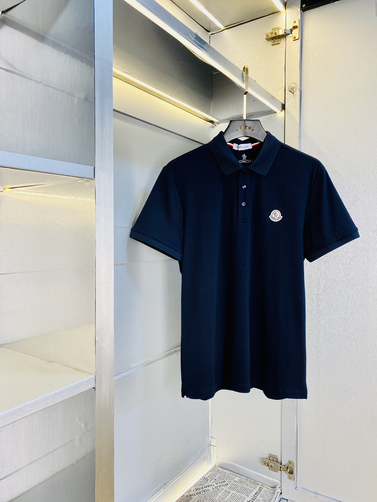 NO:497152,Wearable 210 kilograms of fat man's gossip Moncler Original quality Latest clothes Short-sleeved lapel Short-sleeved Polo shirt Selected counter custom-made top-grade imported mercerized cotton fabrics All details are perfectly 1 to 1 replica of the original product Restore the authenticity 100% Original hardware High-end custom auxiliary materials Original original mark Excellent upper body effect Number M-4XL, Moncler, T-shirt, alexander wang19860909可穿210斤胖子福音 蒙口Moncler 原单品质 最新款衣服 短袖翻领短袖Polo衫 精选专柜订制顶级朱地丝光棉进口面料 所有细节做工完美1比1复刻 还原正品百分百 原版五金 高端订制辅料 原厂原标 上身效果超赞 码数 M-4XL,,Moncler,T-shirt,alexander wang,Men's clothing