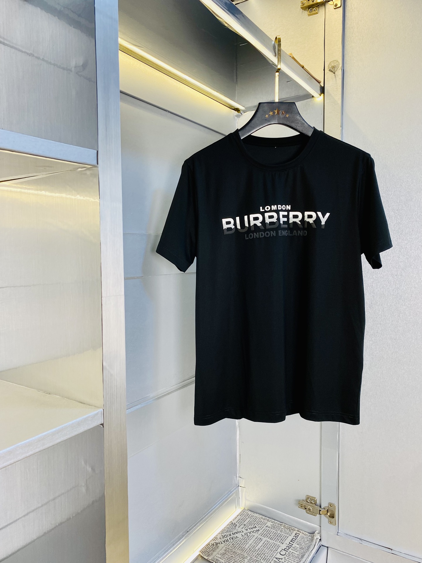 NO:424667,Wear 240 pounds, gospel of fat, couples, size M-6XL, Burberry, original single quality, latest style, round neck short-sleeved T-shirt, selected counter customized top-grade double mercerized cotton imported fabric, all details are perfectly 1 to 1 replica, restore the authentic 100% original hardware, high-end customized auxiliary materials, original factory original standard, excellent upper body effect!  ,burberry,burberry,T-shirt,tees,t-shirt,alexander wang19860909穿240斤 胖子福音 情侣款 码数M-6XL 巴宝莉Burberry 原单品质 最新款 圆领短袖T恤衣服 精选专柜订制顶级双丝光棉进口面料 所有细节做工完美1比1复刻 还原正品百分百 原版五金 高端订制辅料 原厂原标 上身效果超赞！,,burberry,burberry,T-shirt,tees，t-shirt,alexander wang,Men's clothing