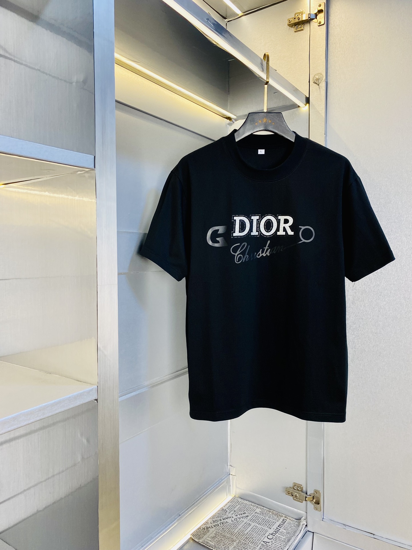 NO:460150,Wearing pounds, Fatty Gospel, Couple suit Dior, Original quality, Latest style, Men's short-sleeved T-shirt, Selected counter customized top mercerized cotton imported fabric, all details are perfectly 1 to 1 replica, restore the authentic 100% original hardware, high-end customized auxiliary materials, original factory original standard, excellent upper body effect!  M-4XL (175/125 catties M), dior,dior,t-shirt,tees,t-shirt,alexander wang19860909穿斤 胖子福音 情侣装迪奥Dior 原单品质 最新款 男装短袖T恤 精选专柜订制顶级丝光棉进口面料 所有细节做工完美1比1复刻 还原正品百分百 原版五金 高端订制辅料 原厂原标 上身效果超赞！码数偏大M-4XL(175/125斤穿M),,dior,dior,T-shirt,tees，t-shirt,alexander wang,Men's clothing