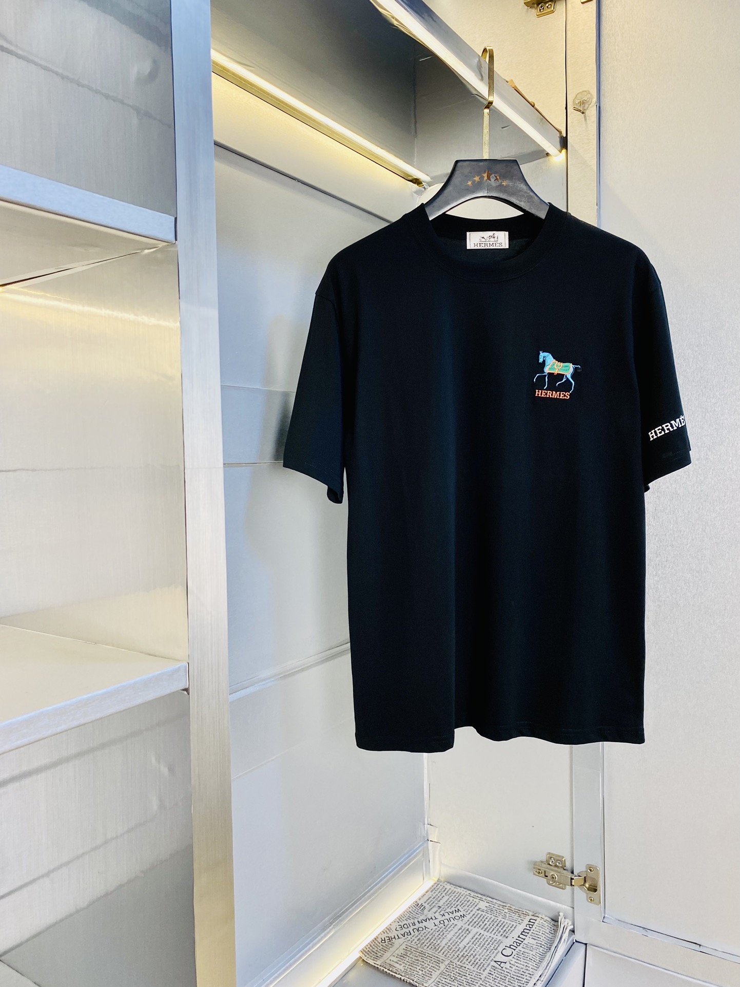 NO:462970,Wear 210 kilograms original order!  Fat Gospel Hermes Hermes Original Quality 2025 Latest Short-sleeved T-shirt Five-quarter Sleeve Middle Sleeve Selected counter custom-made top-grade cotton imported fabric with original wash mark!  Complete three standards, all the details are perfectly 1-to-1 reproduction, restore the authenticity 100% original hardware, high-end customized auxiliary materials, original factory original standards, excellent upper body effect!  S-XXL (175/130 catties wear M), hermes, hermes, T-shirt, tees, t-shirt, alexander wang19860909穿210斤 原单货！胖子福音爱马仕Hermes 原单品质 2025最新款 短袖T恤 五分袖中袖 精选专柜订制顶级纯棉进口面料 带原版洗水唛！三标齐全 所有细节做工完美1比1复刻 还原正品百分百 原版五金 高端订制辅料 原厂原标 上身效果超赞！码数偏大S-XXL(175/130斤穿M),,hermes,hermes,T-shirt,tees，t-shirt,alexander wang,Men's clothing