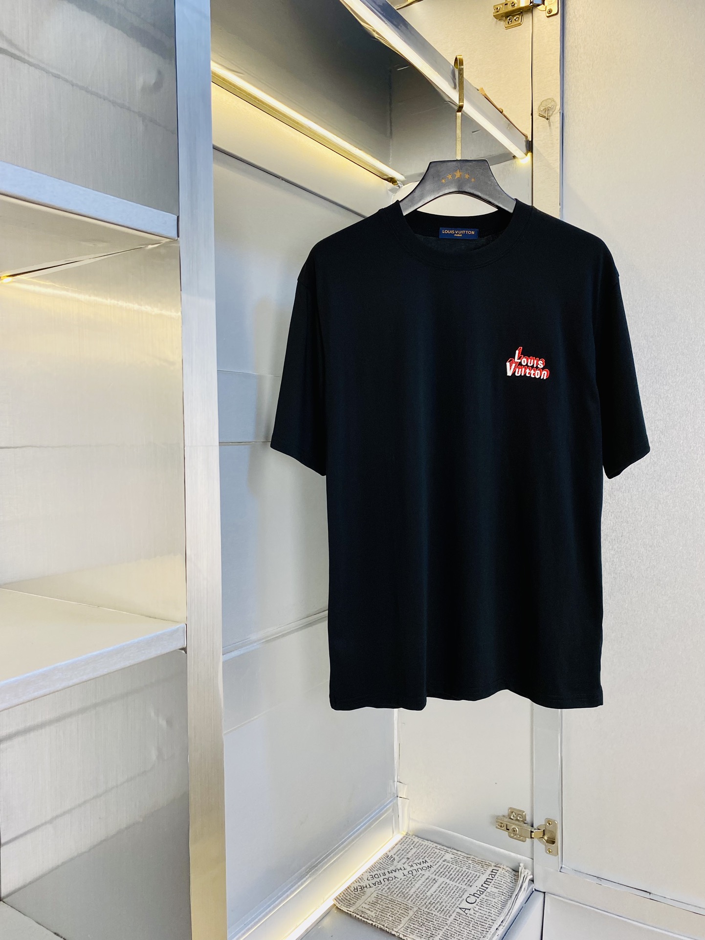 NO:508304,Wear 210 kilograms original order!  Fat Gospel Louis Vuitton Lv Original quality Latest short-sleeved T-shirt with five-point mid-sleeved Selected counter custom-made top-grade cotton imported fabric with original wash mark!  Complete three standards, all the details are perfectly 1-to-1 reproduction, restore the authenticity 100% original hardware, high-end customized auxiliary materials, original factory original standards, excellent upper body effect!  S-XXL (175/130 catties wear M), louis vuitton,louis vuitton,t-shirt,tees,t-shirt,alexander wang19860909穿210斤 原单货！胖子福音路易威登Lv 原单品质 最新款 短袖T恤 五分袖中袖 精选专柜订制顶级纯棉进口面料 带原版洗水唛！三标齐全 所有细节做工完美1比1复刻 还原正品百分百 原版五金 高端订制辅料 原厂原标 上身效果超赞！码数偏大S-XXL(175/130斤穿M),,louis vuitton,louis vuitton,T-shirt,tees，t-shirt,alexander wang,Men's clothing