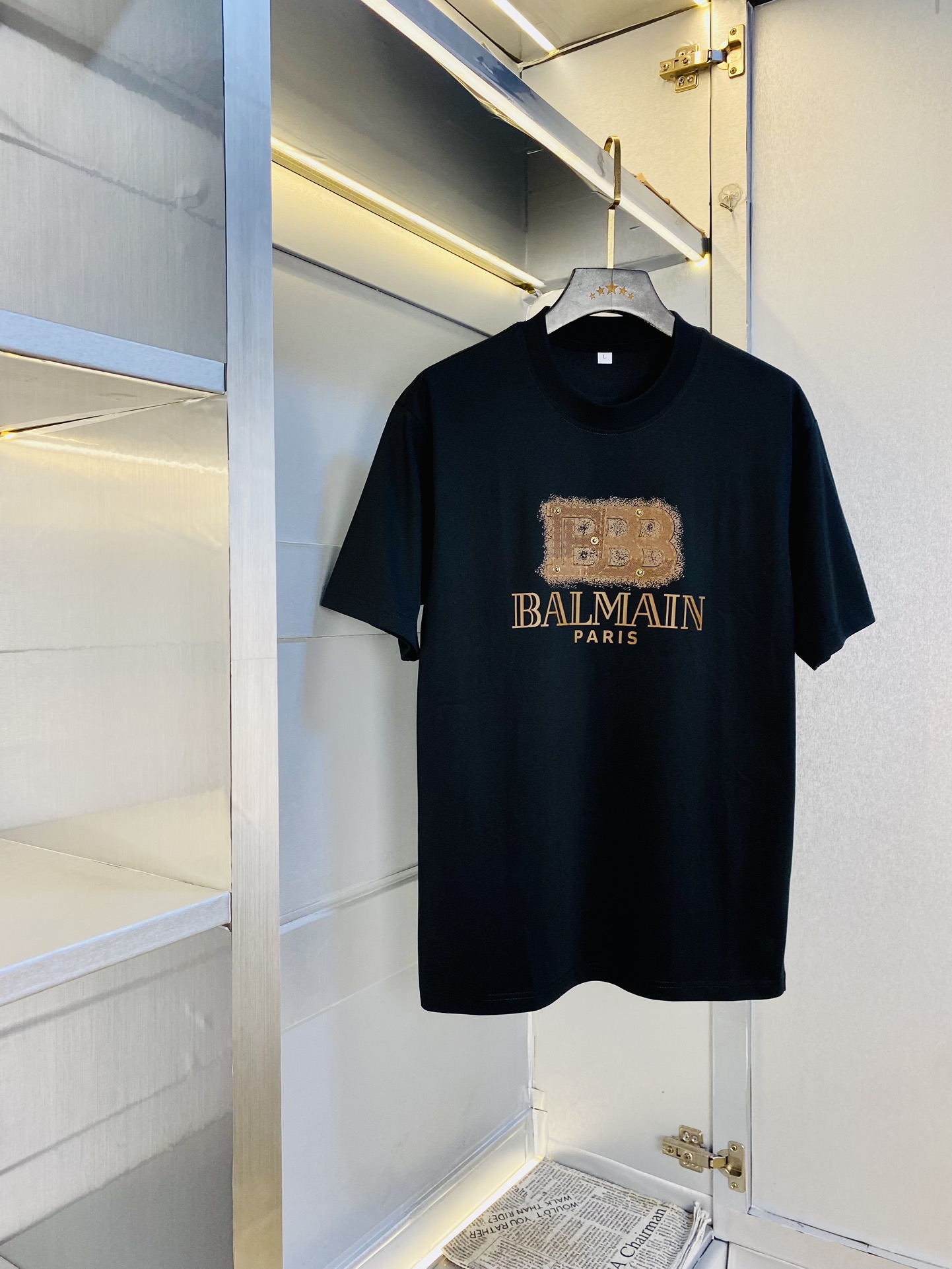 NO:474817,Wearing 210 pounds, Fatty Gospel, Couple outfit Balmain Balmain Original quality, 2025 latest style, men's short-sleeved T-shirt, selected counter custom-made top mercerized cotton imported fabric, all details are perfectly 1 to 1 replica, restore the authentic 100% original hardware, high-end customized auxiliary materials, original factory original standard, excellent upper body effect!  M-4XL, balmain, balmain, T-shirt, tees, t-shirt, alexander wang19860909穿210斤 胖子福音 情侣装巴尔曼Balmain 原单品质 2025最新款 男装短袖T恤 精选专柜订制顶级丝光棉进口面料 所有细节做工完美1比1复刻 还原正品百分百 原版五金 高端订制辅料 原厂原标 上身效果超赞！码数偏大M-4XL,,balmain,balmain,T-shirt,tees，t-shirt,alexander wang,Men's clothing