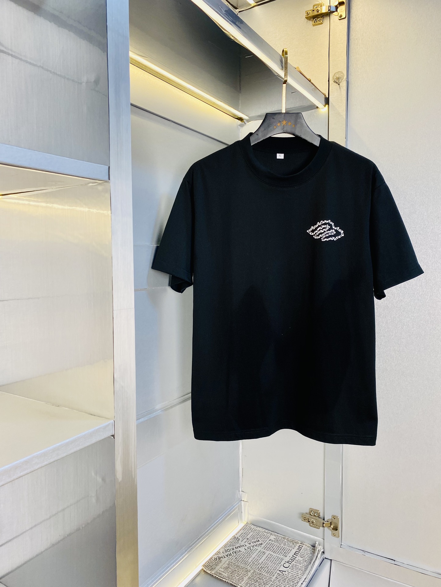 NO:474757,Wearing 210 pounds, gospel of fat man, couple outfit Balenciaga, original single quality, latest 2025, men's short-sleeved T-shirt, selected counter customized top mercerized cotton imported fabric, all details are perfectly 1 to 1 replica, restore the authentic 100% original hardware, high-end customized auxiliary materials, original factory original standard, excellent upper body effect!  M-4XL, balenciaga, balenciaga, T-shirt,tees, t-shirt,alexander wang19860909穿210斤 胖子福音 情侣装巴黎世家Balenciaga 原单品质 2025最新款 男装短袖T恤 精选专柜订制顶级丝光棉进口面料 所有细节做工完美1比1复刻 还原正品百分百 原版五金 高端订制辅料 原厂原标 上身效果超赞！码数偏大M-4XL,,balenciaga,balenciaga,T-shirt,tees，t-shirt,alexander wang,Men's clothing