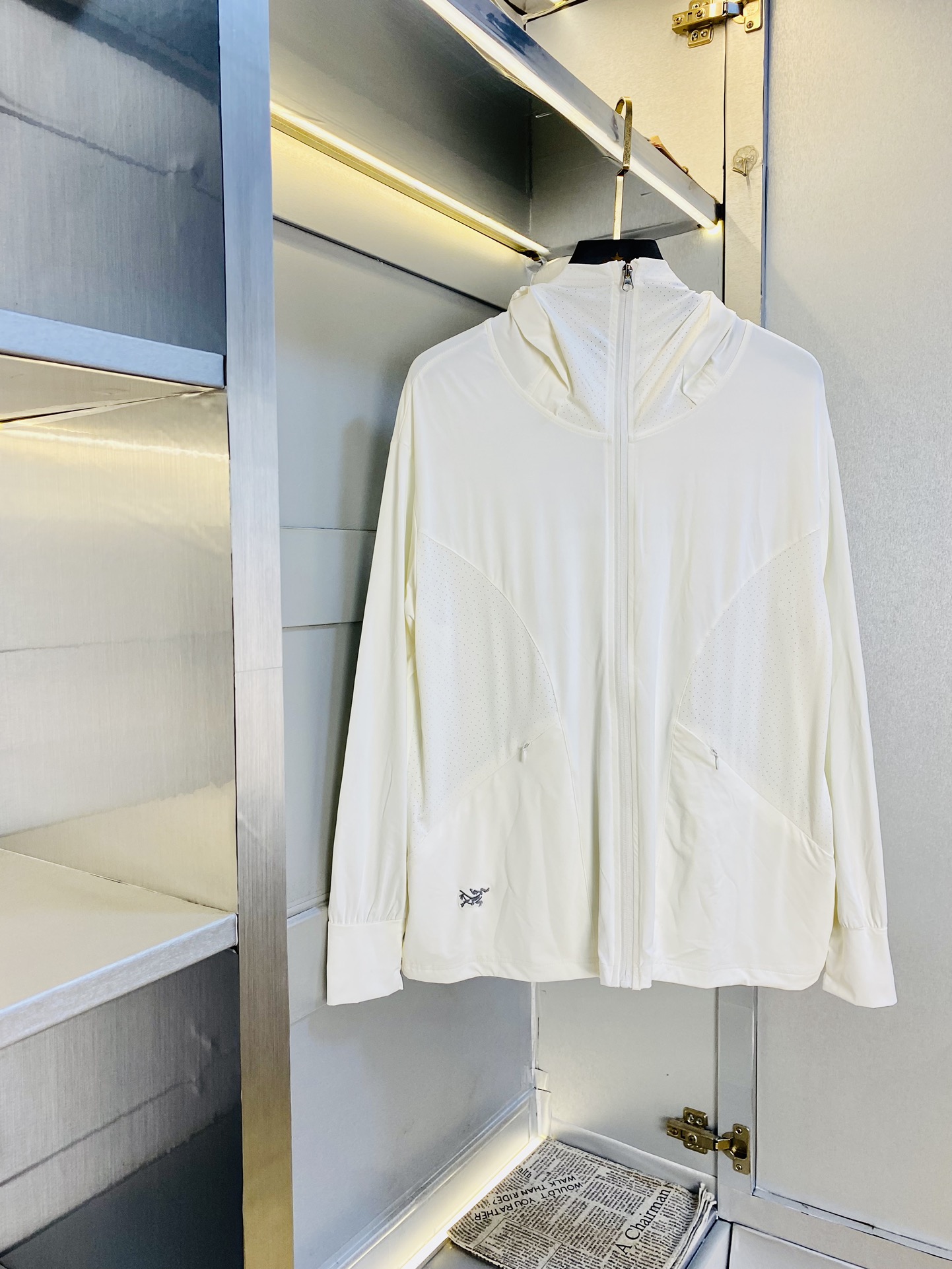 NO:509253,Original order on the official website, 220 catties Archaeopteryx Arcteryx 2025 summer model!  New sunscreen protective clothing jacket jacket high version high quality original fabric internet celebrity celebrity model open mold custom hardware accessories very comfortable super versatile jacket non-market ordinary version random comparison absolutely guaranteed quality color picture color size M-3XL (175/130 catties), arc'teryx, jackets & coats, jackets & coats, alexander wang19860909官网原单货 可穿220斤始祖鸟Arcteryx 2025夏季夏款！新款防晒衣防嗮衣外套夹克 高版本高品质 原版面料网红明星同款 开模定制五金辅料 感非常舒服 超级百搭好看的一款外套 非市场普通版本 随意对比 品质绝对保证 颜色图色 尺码M-3XL（175/130斤）,arc'teryx,jackets & coats,jackets & coats,alexander wang,Men's clothing