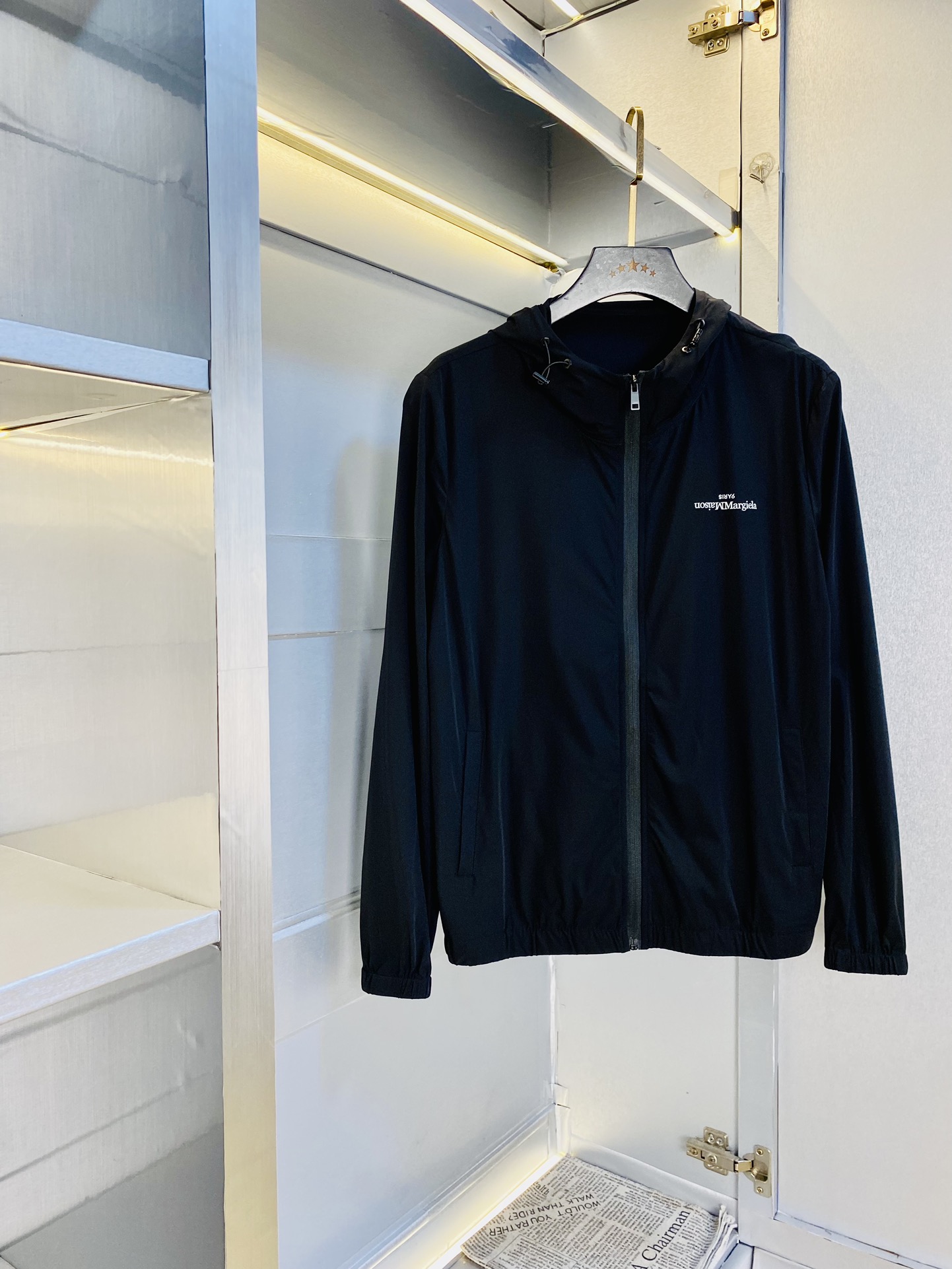 NO:510606,The original order of the official website is Majira MM6 2025 summer model!  New sunscreen protective clothing jacket jacket high-quality original fabric internet celebrity celebrity style, mold opening custom hardware accessories, super versatile and beautiful jacket, non-market ordinary version, random comparison, absolutely guaranteed quality, color picture and color Size M-3XL,,masion margiela,masion margiela,jackets & coats,jackets & coats,alexander wang19860909官网原单货 马吉拉MM6 2025夏季夏款！新款防晒衣防嗮衣外套夹克 高版本高品质 原版面料网红明星同款 开模定制五金辅料 感非常舒服 超级百搭好看的一款外套 非市场普通版本 随意对比 品质绝对保证 颜色图色 尺码M-3XL,,masion margiela,masion margiela,jackets & coats,jackets & coats,alexander wang,Men's clothing