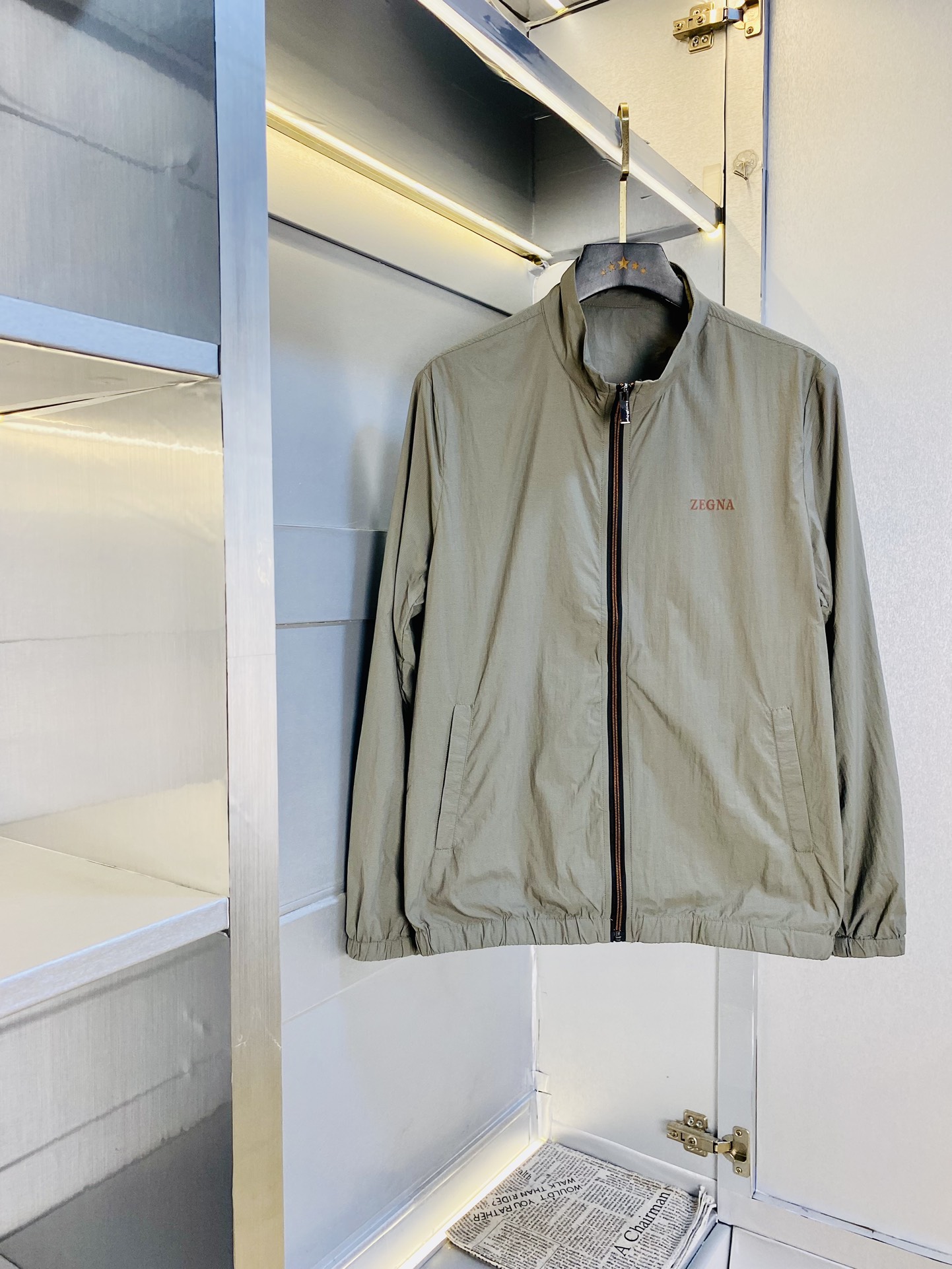 NO:510608,Original order on the official website Zegna 2025 summer style!  New sunscreen protective clothing jacket jacket, high-quality, original fabric, same style as internet celebrity, mold opening custom hardware accessories, very comfortable, super versatile and beautiful jacket, non-market ordinary version, random comparison, absolutely guaranteed quality, color picture, size M-3XL,,zegna, jackets & coats, jackets & coats, alexander wang19860909官网原单货 杰尼亚Zegna 2025夏季夏款！新款防晒衣防嗮衣外套夹克 高版本高品质 原版面料网红明星同款 开模定制五金辅料 感非常舒服 超级百搭好看的一款外套 非市场普通版本 随意对比 品质绝对保证 颜色图色 尺码M-3XL,,zegna,jackets & coats,jackets & coats,alexander wang,Men's clothing