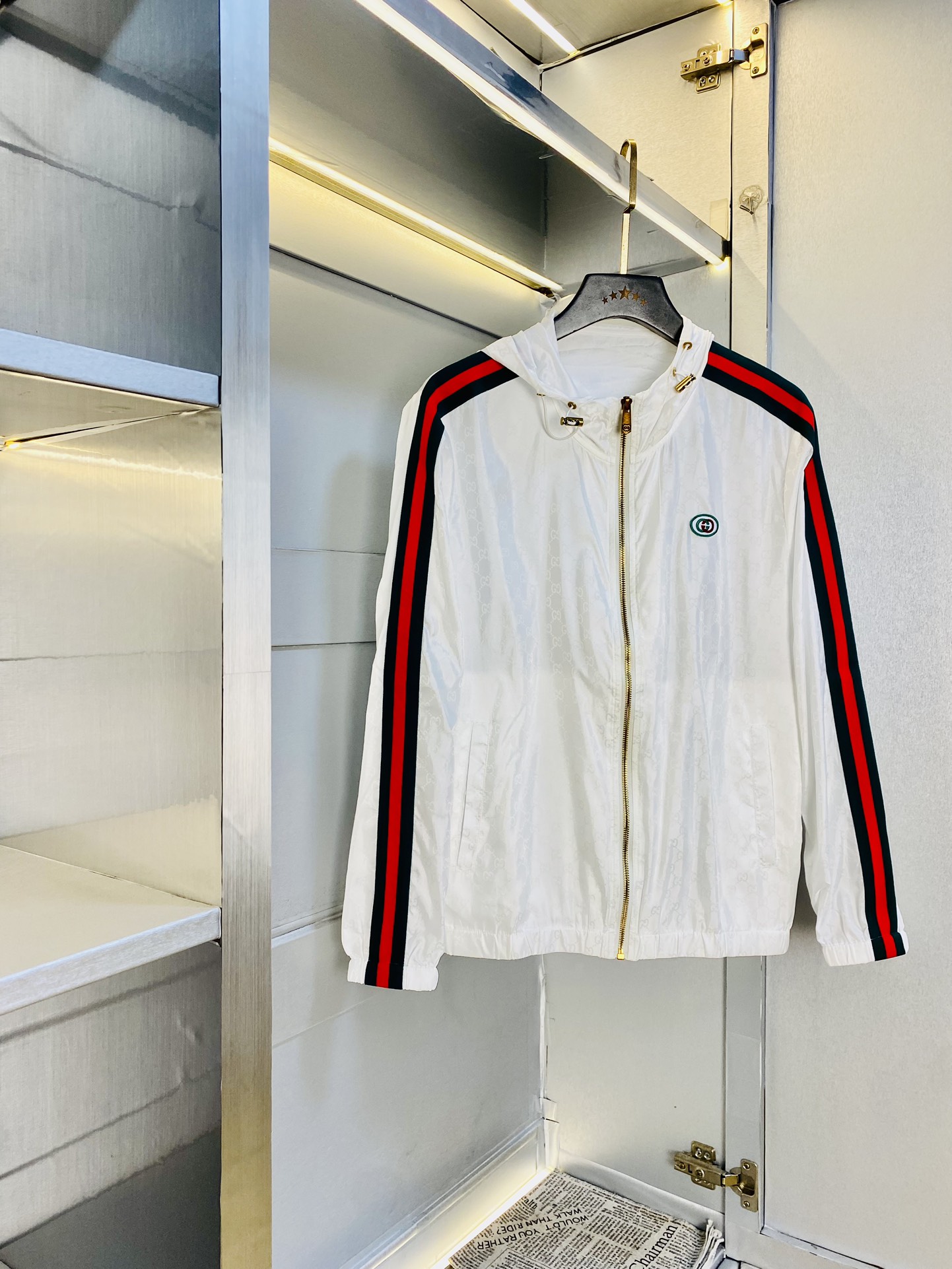 NO:508290,The original order of the official website Gucci summer style!  New sunscreen protective clothing jacket jacket, high-quality, original fabric, Internet celebrity, same style, custom hardware accessories, very comfortable, super versatile, beautiful jacket, non-market, ordinary version, random comparison, absolutely guaranteed quality, color, color, size M-3XL,,gucci,jackets & coats,jackets & coats,alexander wang19860909官网原单货 古奇Gucci 夏季夏款！新款防晒衣防嗮衣外套夹克 高版本高品质 原版面料网红明星同款 开模定制五金辅料 感非常舒服 超级百搭好看的一款外套 非市场普通版本 随意对比 品质绝对保证 颜色图色 尺码M-3XL,,gucci,jackets & coats,jackets & coats,alexander wang,Men's clothing