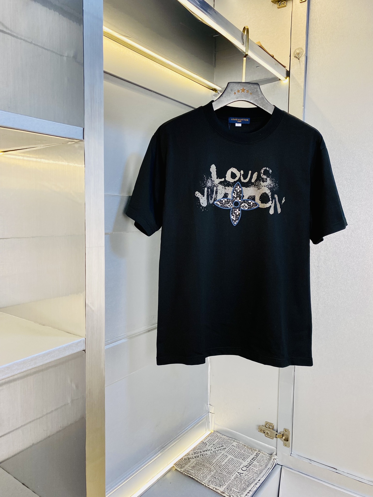 NO:456406,Wearing 210 pounds, Fatty Gospel, couple outfit Louis Vuitton Lv, original quality, latest style, men's short-sleeved T-shirt, selected counter customized top mercerized cotton imported fabric, all details are perfectly 1 to 1 replica, restore the authentic 100% original hardware, high-end customized auxiliary materials, original factory original standard, excellent upper body effect!  M-4XL, louis vuitton,louis vuitton,t-shirt,tees,t-shirt,alexander wang19860909穿210斤 胖子福音 情侣装路易威登Lv 原单品质 最新款 男装短袖T恤 精选专柜订制顶级丝光棉进口面料 所有细节做工完美1比1复刻 还原正品百分百 原版五金 高端订制辅料 原厂原标 上身效果超赞！码数偏大M-4XL,,louis vuitton,louis vuitton,T-shirt,tees，t-shirt,alexander wang,Men's clothing