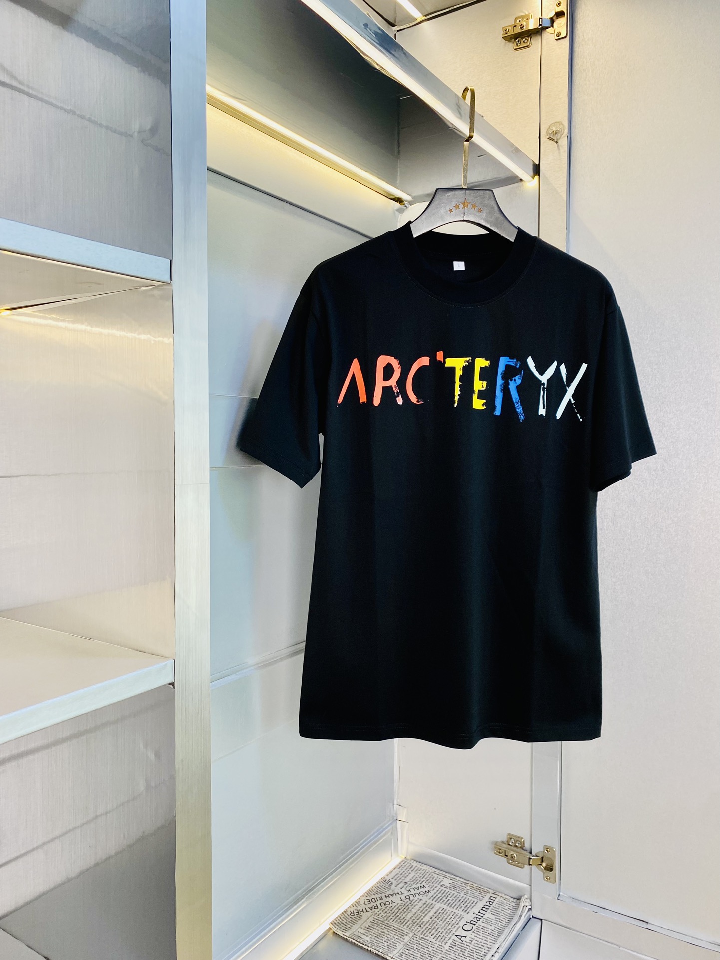 NO:512440,Wearing 210 pounds, Fatty Gospel, couple outfit Arcteryx, original quality, 2025 latest style, men's short-sleeved T-shirt, selected counter custom-made top-grade cotton imported fabric, all details are perfectly 1 to 1 replica, restore the authentic 100% original hardware, high-end customized auxiliary materials, original factory original standard, excellent upper body effect!  Code number M-4XL, arc'teryx, T-shirt,tees, t-shirt,alexander wang19860909穿210斤 胖子福音 情侣装始祖鸟Arcteryx 原单品质 2025最新款 男装短袖T恤 精选专柜订制顶级纯棉进口面料 所有细节做工完美1比1复刻 还原正品百分百 原版五金 高端订制辅料 原厂原标 上身效果超赞！码数M-4XL,arc'teryx,T-shirt,tees，t-shirt,alexander wang,Men's clothing