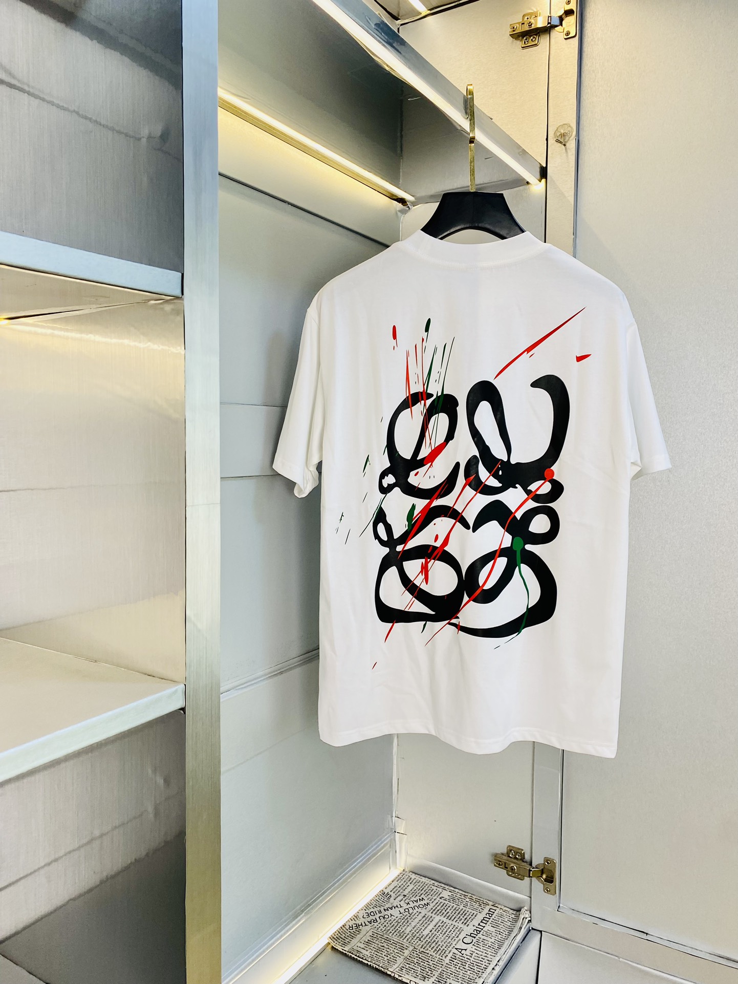 NO:512444,Wearing 210 pounds, Fatty Gospel, couple outfit Loewe, original quality, 2025 latest style, men's short-sleeved T-shirt, selected counter customized top-grade cotton imported fabric, all details are perfectly 1 to 1 replica, restore the authentic 100% original hardware, high-end customized auxiliary materials, original factory original standard, excellent upper body effect!  Code number M-4XL, loewe, loewe, T-shirt,tees, t-shirt,alexander wang19860909穿210斤 胖子福音 情侣装罗意威Loewe 原单品质 2025最新款 男装短袖T恤 精选专柜订制顶级纯棉进口面料 所有细节做工完美1比1复刻 还原正品百分百 原版五金 高端订制辅料 原厂原标 上身效果超赞！码数M-4XL,,loewe,loewe,T-shirt,tees，t-shirt,alexander wang,Men's clothing