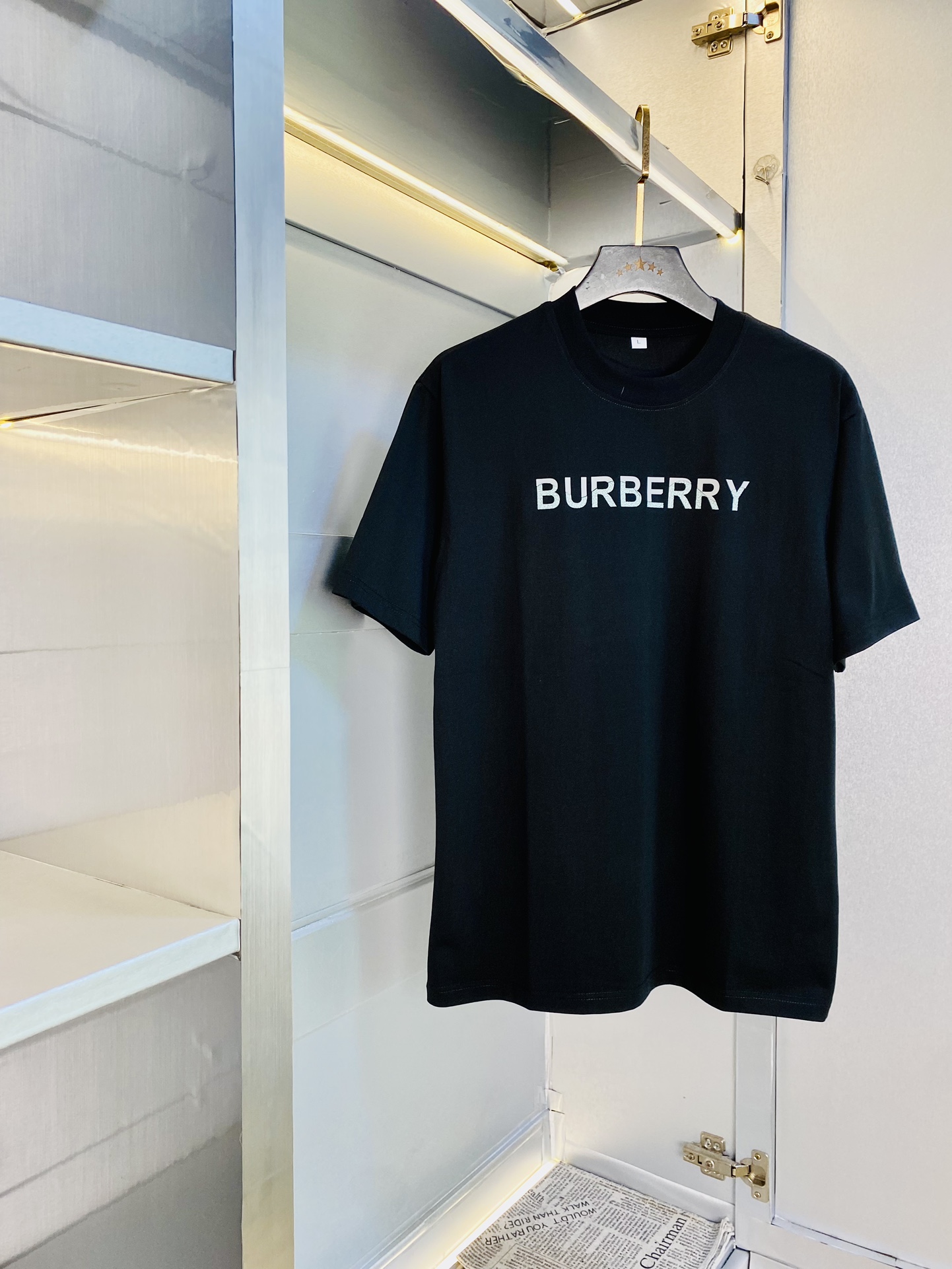 NO:494555,Wearing 210 pounds, Fatty Gospel, Couple suit Burberry, Original quality, Latest style, Men's short-sleeved T-shirt, Selected counter customized top-grade cotton imported fabric, All details are perfectly 1 to 1 replica, Restore the authenticity 100% original hardware, high-end customized auxiliary materials, original factory original standard, the upper body effect is excellent!  Code number M-4XL, burberry, burberry, T-shirt, tees, t-shirt, alexander wang19860909穿210斤 胖子福音 情侣装巴宝莉Burberry 原单品质 最新款 男装短袖T恤 精选专柜订制顶级纯棉进口面料 所有细节做工完美1比1复刻 还原正品百分百 原版五金 高端订制辅料 原厂原标 上身效果超赞！码数M-4XL,,burberry,burberry,T-shirt,tees，t-shirt,alexander wang,Men's clothing