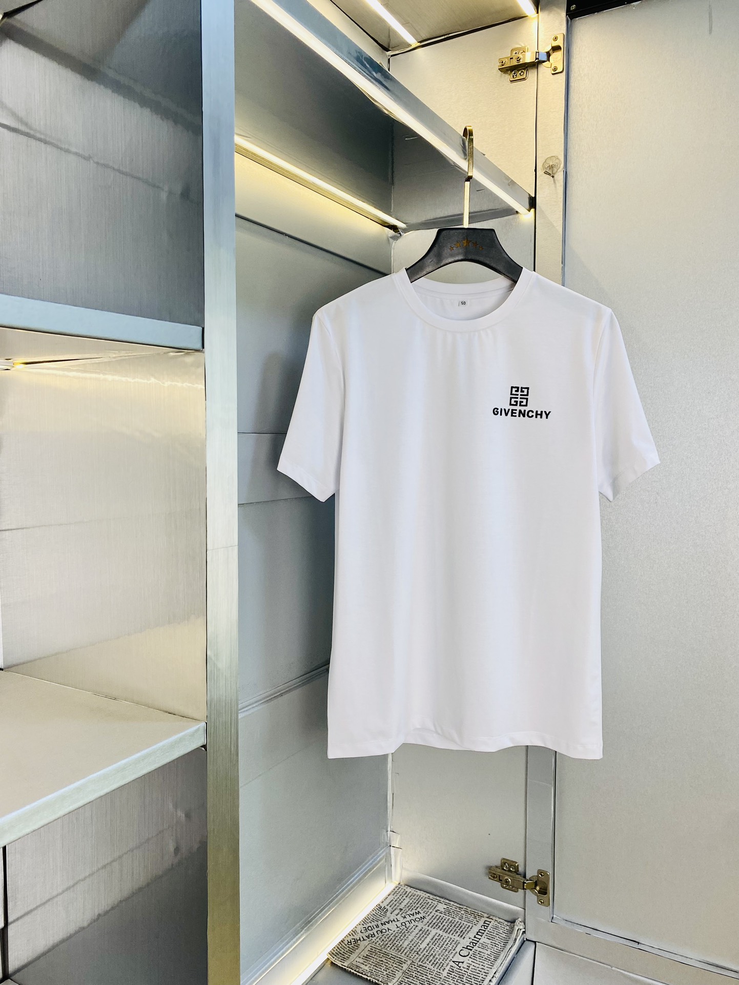 NO:515939,Wear 240 pounds, gospel of fat, couples, size M-6XL, Givenchy Givenchy original single quality, latest 2025 round neck short-sleeved T-shirts, selected counter customized top-grade double mercerized cotton imported fabric, all details are perfectly 1 to 1 replica, restore the authentic 100% original hardware, high-end customized auxiliary materials, original factory original standard, excellent upper body effect!  ,,givenchy,givenchy,T-shirt,tees,t-shirt,alexander wang19860909穿240斤 胖子福音 情侣款 码数M-6XL 纪梵希Givenchy 原单品质 2025最新款 圆领短袖T恤衣服 精选专柜订制顶级双丝光棉进口面料 所有细节做工完美1比1复刻 还原正品百分百 原版五金 高端订制辅料 原厂原标 上身效果超赞！,,givenchy,givenchy,T-shirt,tees，t-shirt,alexander wang,Men's clothing