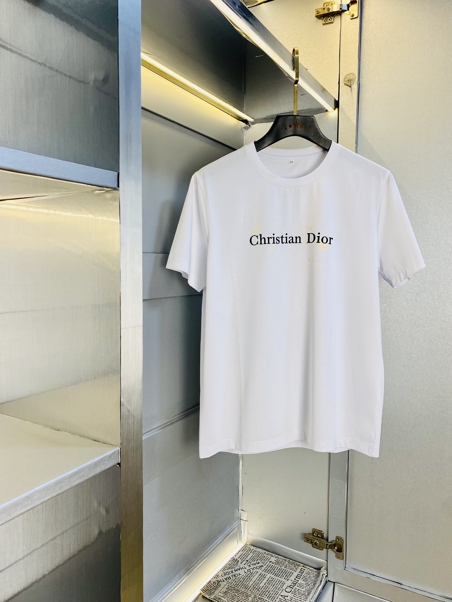 NO:501060,Wear 220 pounds Fatty Gospel Couple model Size M-6XL Dior Original quality Latest model Round neck short-sleeved T-shirts and clothes Selected counter custom-made top-grade double mercerized cotton imported fabrics All details are perfectly 1 to 1 replica, restore the authentic 100% original hardware High-end customized auxiliary materials Original original mark The upper body effect is super good!  ,dior,dior,T-shirt,tees,t-shirt,alexander wang19860909穿220 斤 胖子福音 情侣款 码数M-6XL 迪奥Dior 原单品质 最新款 圆领短袖T恤衣服 精选专柜订制顶级双丝光棉进口面料 所有细节做工完美1比1复刻 还原正品百分百 原版五金 高端订制辅料 原厂原标 上身效果超赞！,,dior,dior,T-shirt,tees，t-shirt,alexander wang,Men's clothing