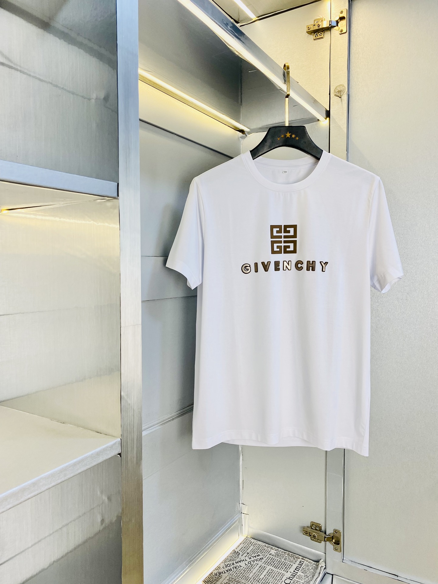 NO:501075,Wear 220 pounds Fatty Gospel Couple model Number M-6XL Givenchy Givenchy Original quality Latest style Round neck short-sleeved T-shirts and clothes Selected counter custom-made top double mercerized cotton imported fabrics All details are perfectly 1 to 1 replica, restore the authentic 100% original hardware High-end customized auxiliary materials Original original mark The upper body effect is super good!  ,,givenchy,givenchy,T-shirt,tees,t-shirt,alexander wang19860909穿220 斤 胖子福音 情侣款 码数M-6XL 纪梵希Givenchy 原单品质 最新款 圆领短袖T恤衣服 精选专柜订制顶级双丝光棉进口面料 所有细节做工完美1比1复刻 还原正品百分百 原版五金 高端订制辅料 原厂原标 上身效果超赞！,,givenchy,givenchy,T-shirt,tees，t-shirt,alexander wang,Men's clothing