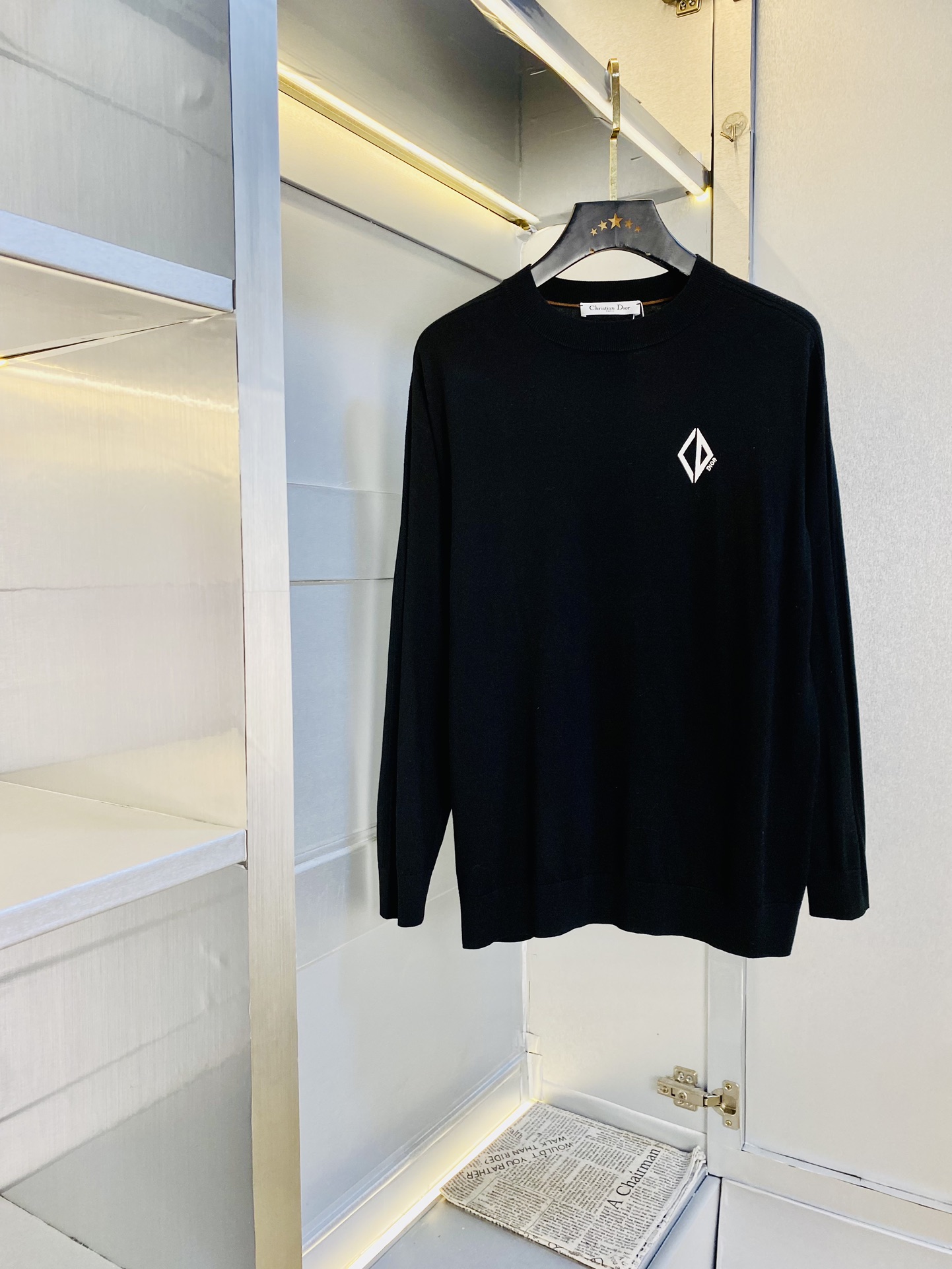 NO:643856,Can wear 210 pounds. Dior original quality long-sleeved sweater. The latest long-sleeved sweater. Selected counters to customize top-quality European wool imported fabrics. All details are perfectly made and reproduced 1:1 to restore 100% authenticity. Original hardware. High-end customized accessories. Original factory original label. The upper body effect is great. Size M-3XL (175/130 pounds wear M), dior, dior, sweaters, alexander wang19860909可穿210斤 迪奥Dior 原单品质长袖毛衣 最新款 长袖羊毛衫 精选专柜订制顶级欧洲羊毛进口面料 所有细节做工完美1比1复刻 还原正品百分百 原版五金 高端订制辅料 原厂原标 上身效果超赞 码数M-3XL(175/130斤穿M),,dior,dior,sweaters,alexander wang,Men's clothing