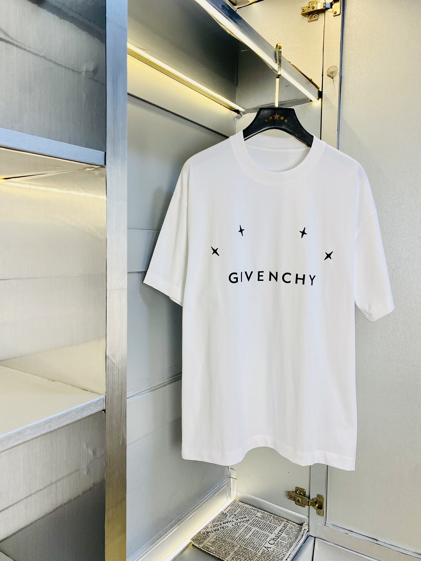 NO:513244,Wearing 240 pounds, gospel of fat man, couple outfit Givenchy Givenchy original quality, latest 2025 men's short-sleeved T-shirt, selected counter custom-made top imported fabrics, all details are perfectly 1 to 1 replica, restore the authentic 100% original hardware, high-end customized auxiliary materials, original factory original standard, excellent upper body effect!  M-3XL (175/catties piercing L), given, given, given, T-shirt, tees, t-shirt, alexander wang19860909穿240斤 胖子福音 情侣装纪梵希Givenchy 原单品质 2025最新款 男装短袖T恤 精选专柜订制顶级进口面料 所有细节做工完美1比1复刻 还原正品百分百 原版五金 高端订制辅料 原厂原标 上身效果超赞！码数偏大M-3XL（175/斤穿L）,,givenchy,givenchy,T-shirt,tees，t-shirt,alexander wang,Men's clothing