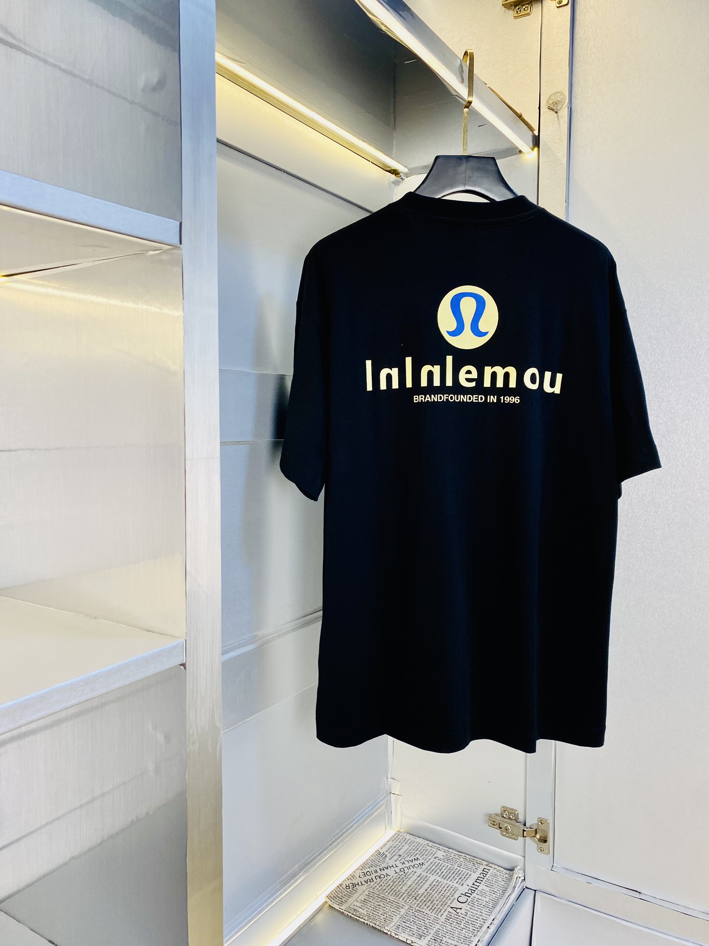 NO:509273,Wearing 240 pounds, Fatty Gospel, couple outfit Lululemon, original quality, 2025 latest style, men's short-sleeved T-shirt, selected counter custom-made top imported fabrics, all details are perfectly 1 to 1 replica, restore the authentic 100% original hardware, high-end customized auxiliary materials, original factory original standard, excellent upper body effect!  M-3XL (175/catties piercing L), T-shirt,tees,t-shirt,alexander wang19860909穿240斤 胖子福音 情侣装露露乐檬Lululemon 原单品质 2025最新款 男装短袖T恤 精选专柜订制顶级进口面料 所有细节做工完美1比1复刻 还原正品百分百 原版五金 高端订制辅料 原厂原标 上身效果超赞！码数偏大M-3XL（175/斤穿L）,,T-shirt,tees，t-shirt,alexander wang,Men's clothing