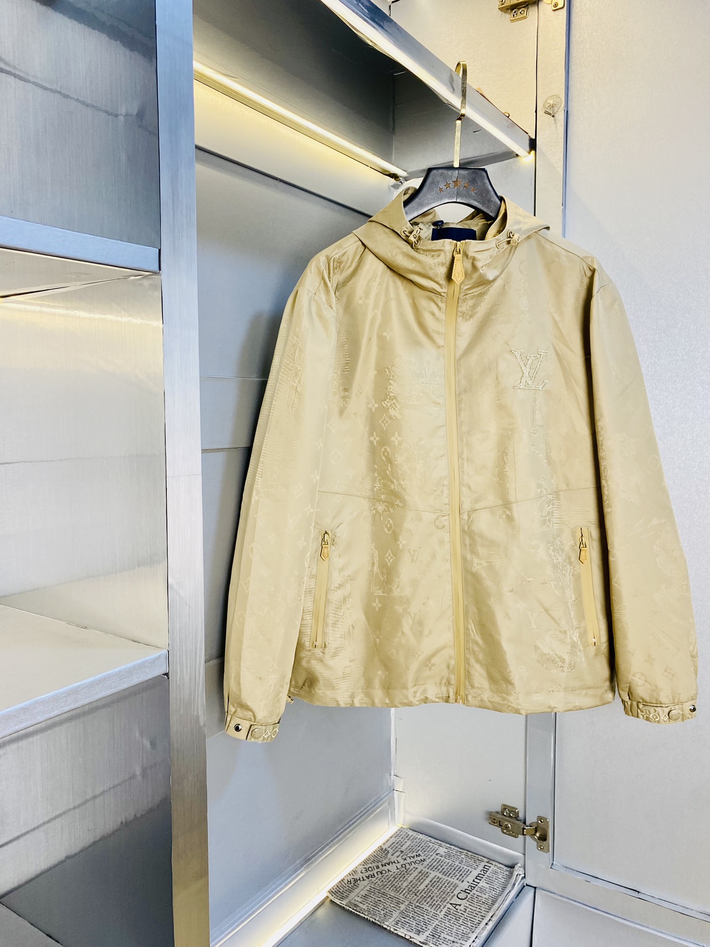 NO:509827,The original order of the official website can wear 200 catties Louis Vuitton Lv 2025 autumn model!  New jacket jacket windbreaker, high-quality, original fabric, same style as internet celebrity, mold opening custom hardware accessories, very comfortable, super versatile, beautiful jacket, non-market, ordinary version, random comparison, absolutely guaranteed quality, color, size M-3XL,,louis vuitton,louis vuitton,jackets & coats,jackets & coats,alexander wang19860909官网原单货 可穿200斤路易威登Lv 2025秋款！新款外套夹克防风衣 高版本高品质 原版面料网红明星同款 开模定制五金辅料 感非常舒服 超级百搭好看的一款外套 非市场普通版本 随意对比 品质绝对保证 颜色图色 尺码M-3XL,,louis vuitton,louis vuitton,jackets & coats,jackets & coats,alexander wang,Men's clothing