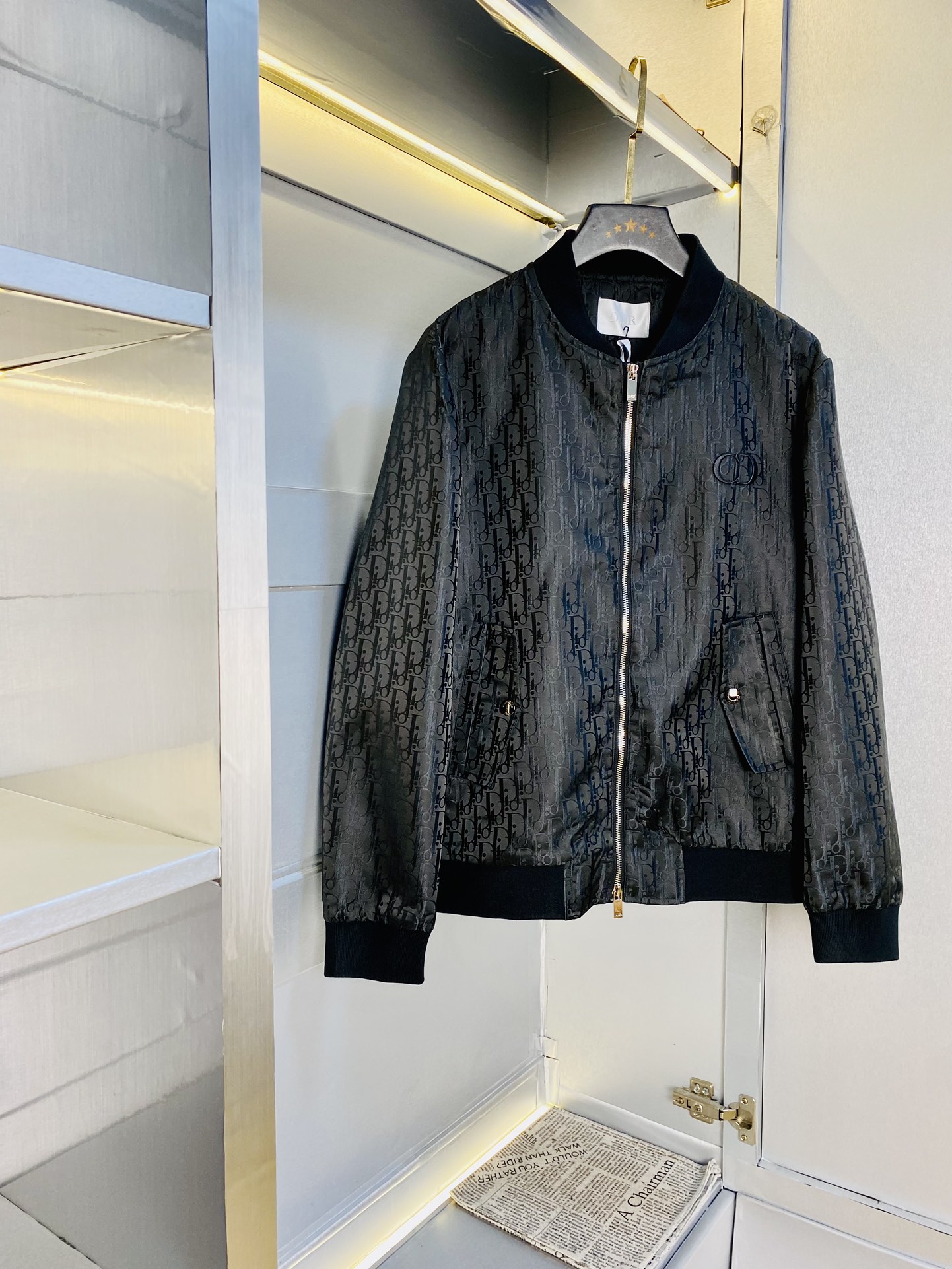 NO:509829,The original order of the official website can wear 200 catties Dior 2025 autumn style!  New jacket jacket windbreaker, high-quality, original fabric, same style as internet celebrity, mold opening custom hardware accessories, very comfortable, super versatile, beautiful jacket, non-market ordinary version, random comparison, absolutely guaranteed quality, color picture, size M-3XL,,dior,dior, jackets & coats, jackets & coats, alexander wang19860909官网原单货 可穿200斤迪奥Dior 2025秋款！新款外套夹克防风衣 高版本高品质 原版面料网红明星同款 开模定制五金辅料 感非常舒服 超级百搭好看的一款外套 非市场普通版本 随意对比 品质绝对保证 颜色图色 尺码M-3XL,,dior,dior,jackets & coats,jackets & coats,alexander wang,Men's clothing