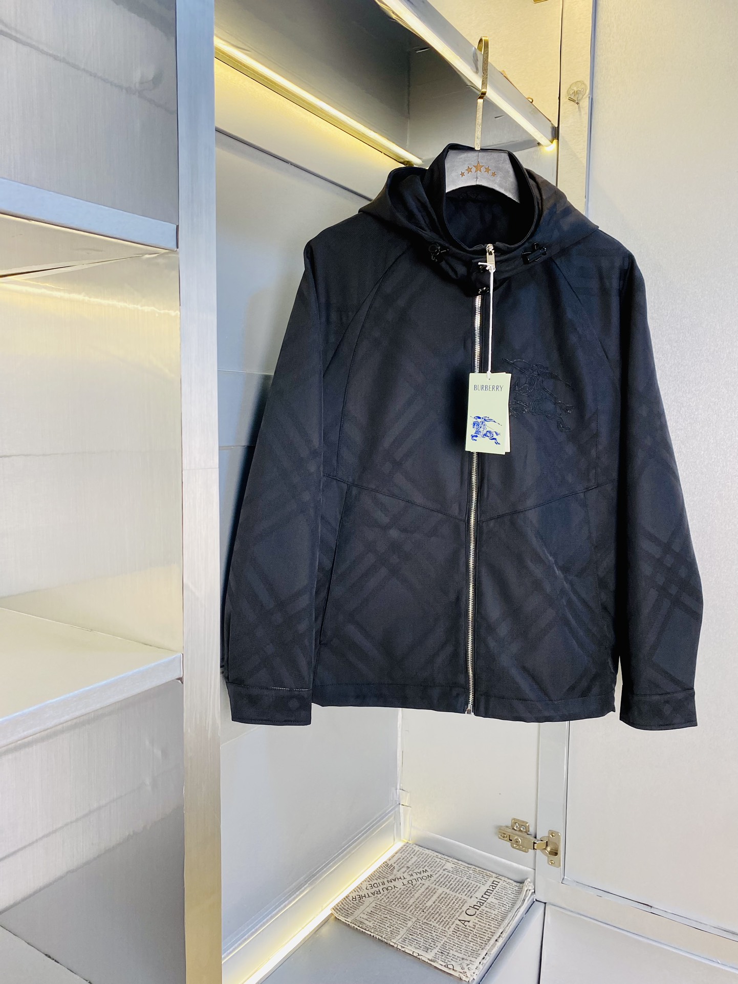 NO:509823,The original order on the official website can wear 200 kilogram Burberry 2025 autumn style!  New jacket jacket windbreaker, high-quality, original fabric, same style as internet celebrity, mold opening custom hardware accessories, very comfortable, super versatile, beautiful jacket, non-market ordinary version, random comparison, absolutely guaranteed quality, color picture, size M-3XL,,burberry,burberry,jackets & coats,jackets & coats,alexander wang19860909官网原单货 可穿200斤巴宝莉Burberry 2025秋款！新款外套夹克防风衣 高版本高品质 原版面料网红明星同款 开模定制五金辅料 感非常舒服 超级百搭好看的一款外套 非市场普通版本 随意对比 品质绝对保证 颜色图色 尺码M-3XL,,burberry,burberry,jackets & coats,jackets & coats,alexander wang,Men's clothing