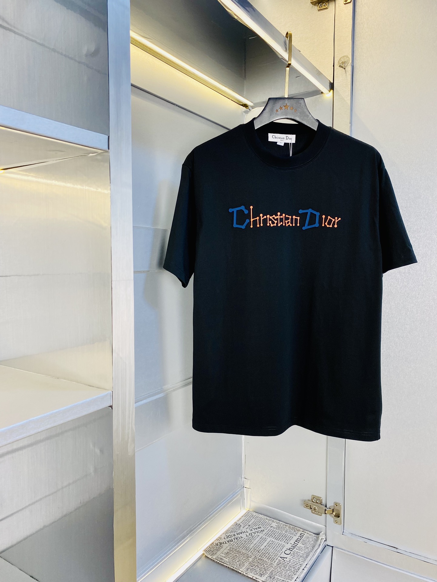 NO:610895,Wearing 210 pounds, Good news for fat people, couple's outfit Dior, original order quality, 2025 latest men's short-sleeved T-shirt, selected counter custom-made top-grade mercerized cotton imported fabric, all details are perfectly made and reproduced 1:1, 100% authentic, original hardware, high-end customized accessories, original factory original label, the upper body effect is amazing!  Size M-4XL,,dior,dior,T-shirt,tees,t-shirt,alexander wang19860909穿210斤 胖子福音 情侣装迪奥Dior 原单品质 2025最新款 男装短袖T恤 精选专柜订制顶级丝光棉进口面料 所有细节做工完美1比1复刻 还原正品百分百 原版五金 高端订制辅料 原厂原标 上身效果超赞！码数M-4XL,,dior,dior,T-shirt,tees，t-shirt,alexander wang,Men's clothing