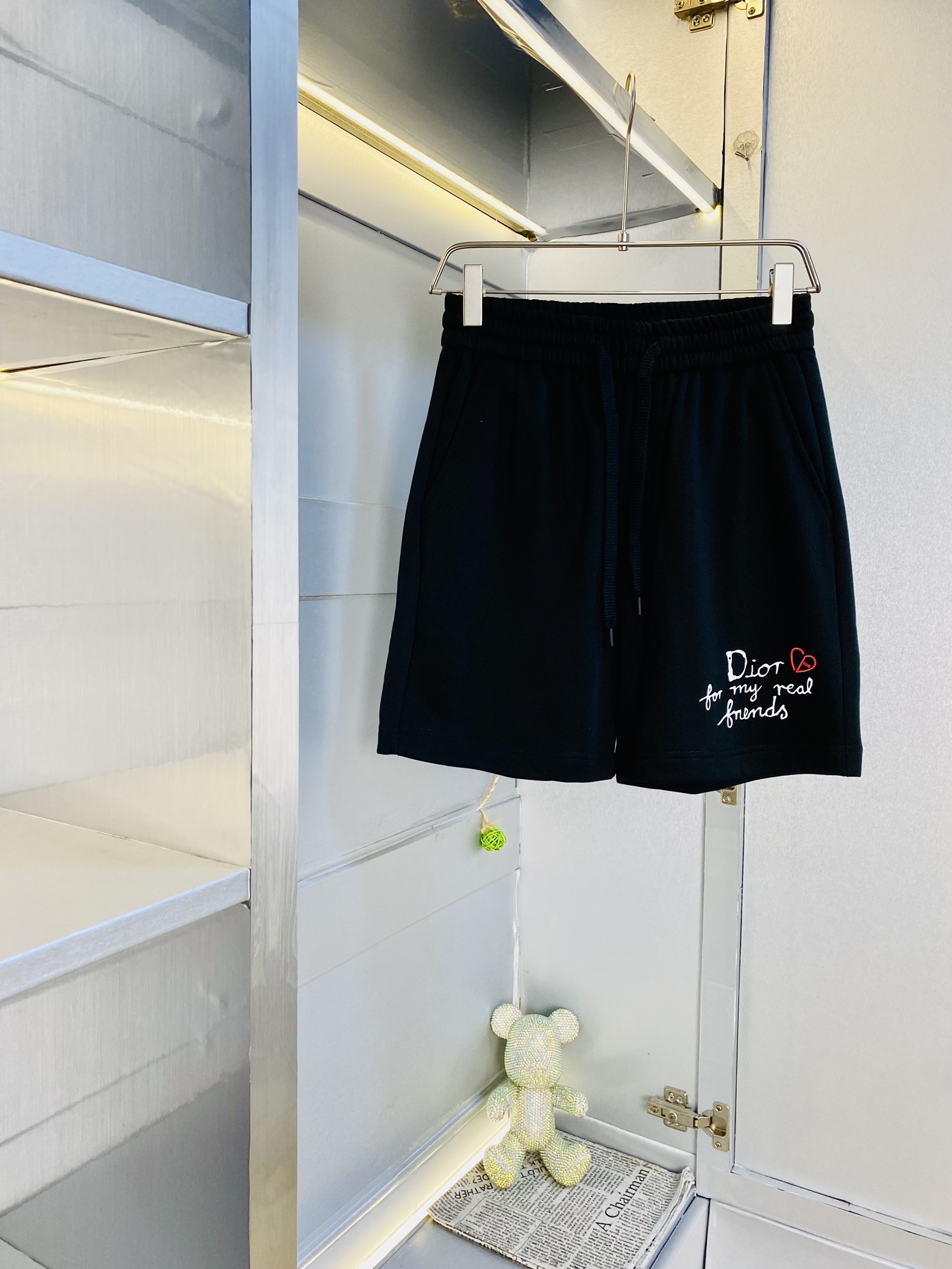 NO:510652,The gospel of Fatty Couple Style 220 pounds to wear Dior Dior is a big recommendation!  The latest version of the 2025 Spring and Summer Essential Counter Series, shorts, beach pants, five-quarter pants, casual pants, high-end customized original hardware, the upper body effect is super positive, the leg lines are fully demonstrated, and the imported quick-drying fabric is provided by all customers. The texture is tight and delicate, the upper body is very comfortable and stylish, and it is extremely practical and versatile, which is very worth buying!  Requested recommendations from old customers!  Number of codes: M-4XL, dior, dior, shorts, alexander wang19860909情侣款胖子福音 220斤可穿 迪奥Dior 重磅推荐！2025春夏必备专柜系列最新款短裤沙滩裤五分裤休闲裤高端订制原版五金 上身效果超正,腿部线条完全得到彰显,全客供进口速干面料 纹理 紧致细腻,上身非常舒适有型,而且极为实穿百搭,非常值得入手！老客户必收推荐！ 码数:M-4XL,,dior,dior,shorts,alexander wang,Men's clothing