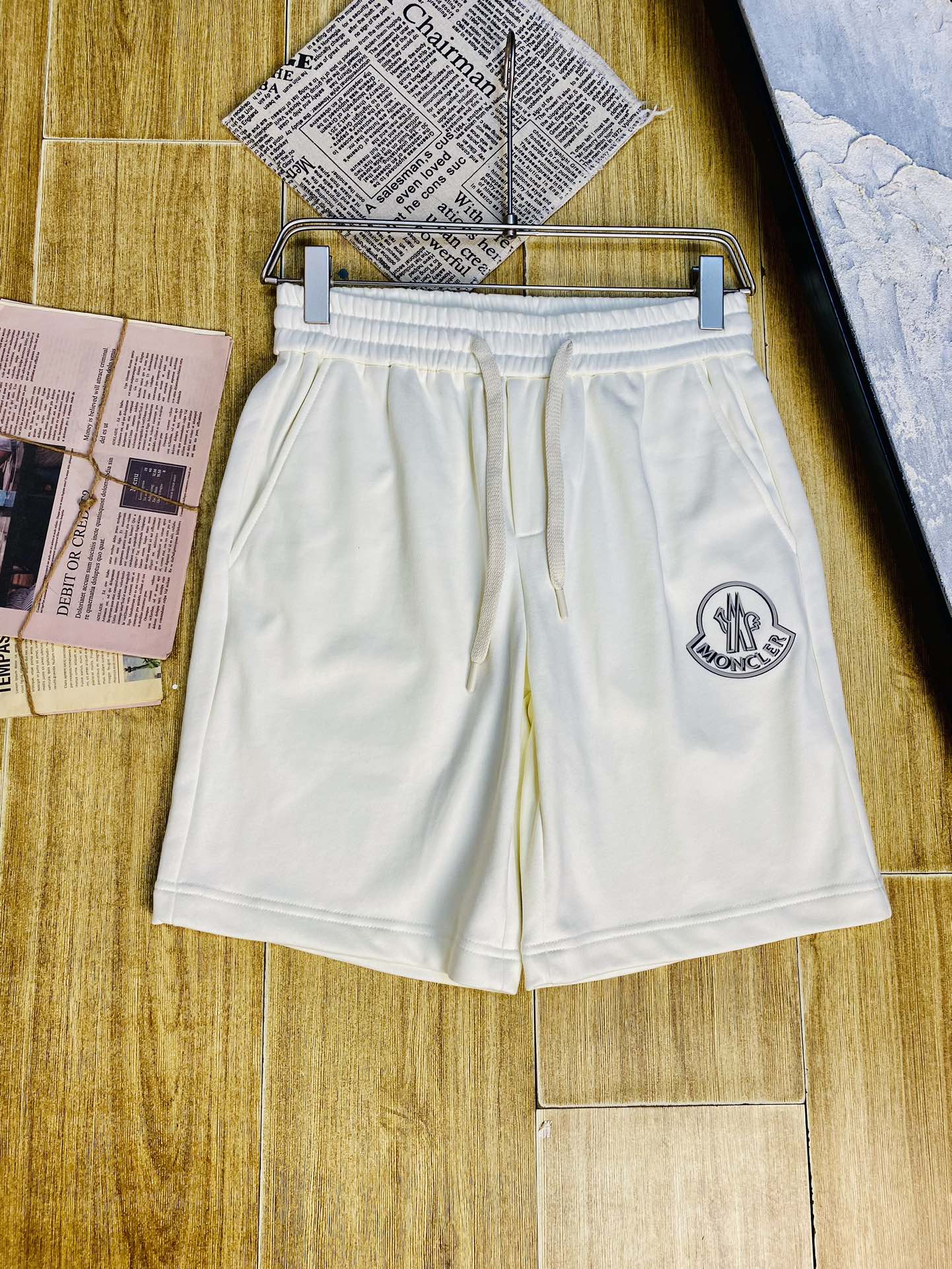 NO:513796,Gospel of Fatty Couple Style 220 pounds to wear, Moncler, a heavy recommendation!  The latest version of the 2025 Spring and Summer Essential Counter Series, shorts, beach pants, five-quarter pants, casual pants, high-end customized original hardware, the upper body effect is super positive, the leg lines are fully demonstrated, and the imported quick-drying fabric is provided by all customers. The texture is tight and delicate, the upper body is very comfortable and stylish, and it is extremely practical and versatile, which is very worth buying!  Requested recommendations from old customers!  Number of codes: M-4XL, Moncler, shorts, alexander wang19860909情侣款胖子福音 220斤可穿 蒙口Moncler 重磅推荐！2025春夏必备专柜系列最新款短裤沙滩裤五分裤休闲裤高端订制原版五金 上身效果超正,腿部线条完全得到彰显,全客供进口速干面料 纹理 紧致细腻,上身非常舒适有型,而且极为实穿百搭,非常值得入手！老客户必收推荐！ 码数:M-4XL,,Moncler,shorts,alexander wang,Men's clothing