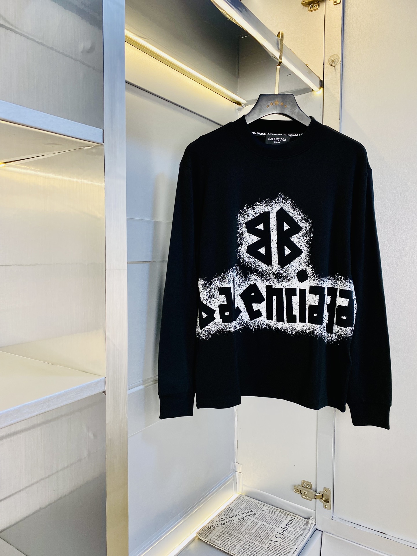 NO:511599,Wear 200 catties, plus velvet and thin velvet style in the inner lining Balenciaga original quality latest style warm long-sleeved sweatshirt base shirt T-shirt selected counter custom top imported fabrics, all details are perfectly 1 to 1 replica, restore the authentic 100% original hardware, high-end customized auxiliary materials, original factory original standard, excellent upper body effect!  S-XXL (175/130 catties wear M), balenciaga, balenciaga, hoodie, sweatshirts, tees, t-shirt, alexander wang19860909穿200斤 内里加绒加薄绒款 巴黎世家Balenciaga 原单品质 最新款 保暖长袖卫衣款打底衫T恤 精选专柜订制顶级进口面料 所有细节做工完美1比1复刻 还原正品百分百 原版五金 高端订制辅料 原厂原标 上身效果超赞！码数偏大S-XXL(175/130斤穿M),,balenciaga,balenciaga,hoodie,sweatshirts,tees，t-shirt,alexander wang,Men's clothing