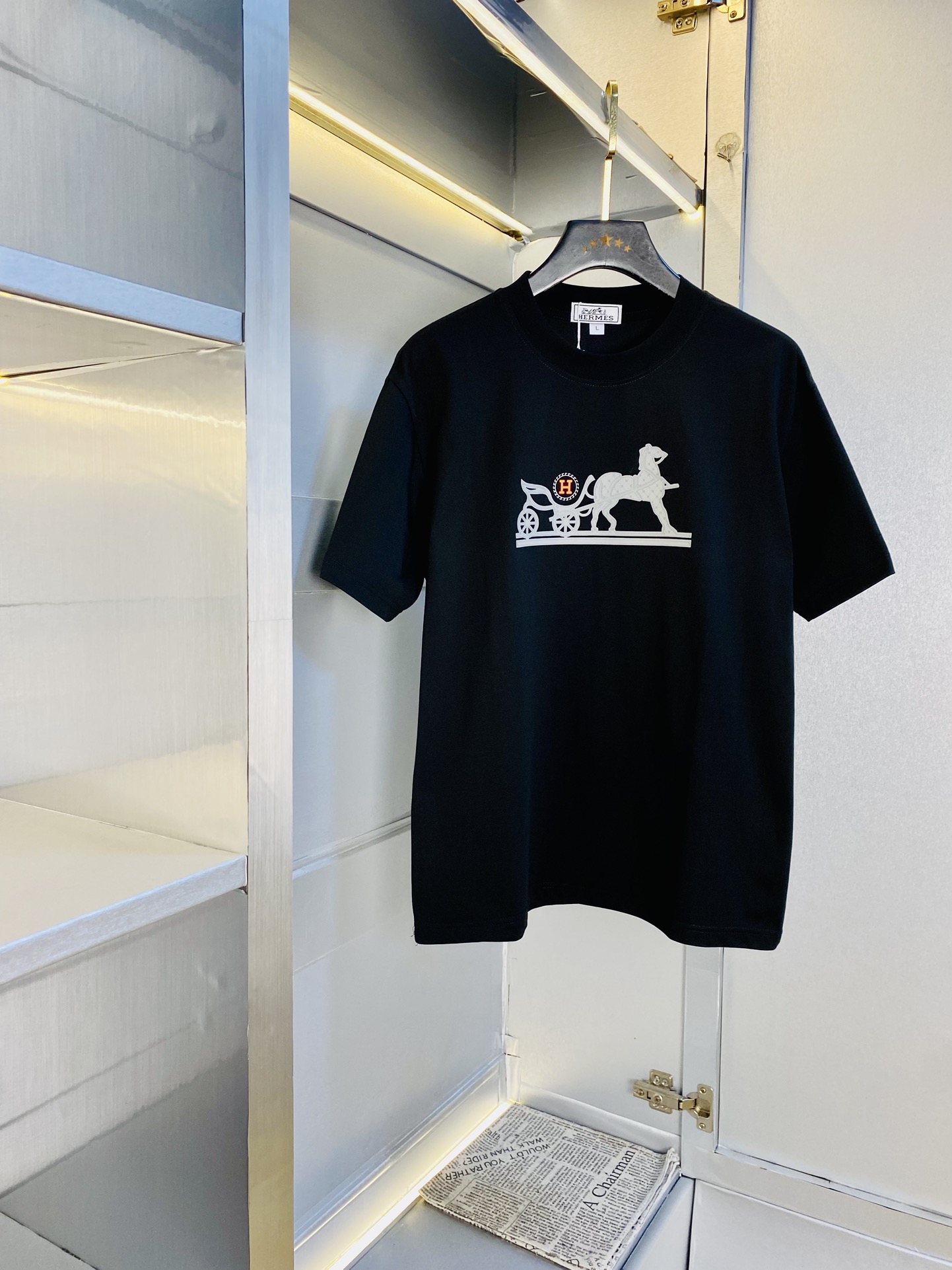 NO:513797,Wearing 210 pounds, Fatty Gospel, Couple outfit Hermes Hermes Original quality, 2025 latest style, men's short-sleeved T-shirt, selected counter custom-made top mercerized cotton imported fabric, all details are perfectly 1 to 1 replica, restore the authentic 100% original hardware, high-end customized auxiliary materials, original factory original standard, excellent upper body effect!  M-4XL (175/130 catties M), hermes, hermes, T-shirt, tees, t-shirt, alexander wang19860909穿210斤 胖子福音 情侣装爱马仕Hermes 原单品质 2025最新款 男装短袖T恤 精选专柜订制顶级丝光棉进口面料 所有细节做工完美1比1复刻 还原正品百分百 原版五金 高端订制辅料 原厂原标 上身效果超赞！码数偏大M-4XL(175/130斤穿M),,hermes,hermes,T-shirt,tees，t-shirt,alexander wang,Men's clothing