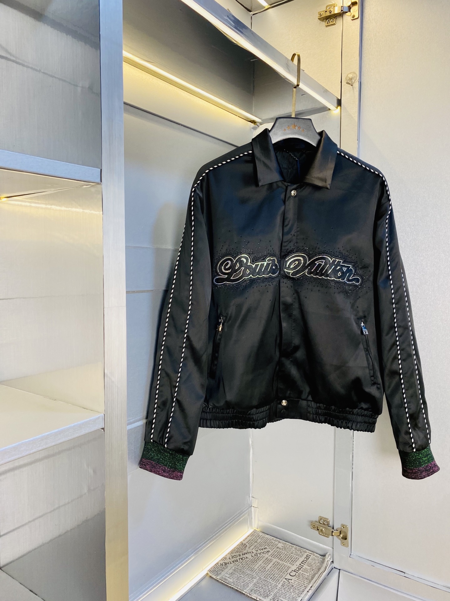 NO:596645,The original item from the official website can wear 200 pounds of Louis Vuitton Lv autumn and winter style!  New coat jacket, windproof coat, cotton coat, high quality, original fabric, the same style as Internet celebrity star, open mold to customize hardware accessories, very comfortable, super versatile and good-looking coat, non-market ordinary version, free comparison, absolute quality guaranteed, color picture, size S-XXL (175/130 pounds wear S),, louis vuitton, louis vuitton, jackets & coats, jackets & coats, alexander wang19860909官网原单货 可穿200斤路易威登Lv 秋冬款！新款外套夹克防风衣棉衣棉服外套 高版本高品质 原版面料网红明星同款 开模定制五金辅料 感非常舒服 超级百搭好看的一款外套 非市场普通版本 随意对比 品质绝对保证 颜色图色 尺码S-XXL（175/130斤穿S）,,louis vuitton,louis vuitton,jackets & coats,jackets & coats,alexander wang,Men's clothing