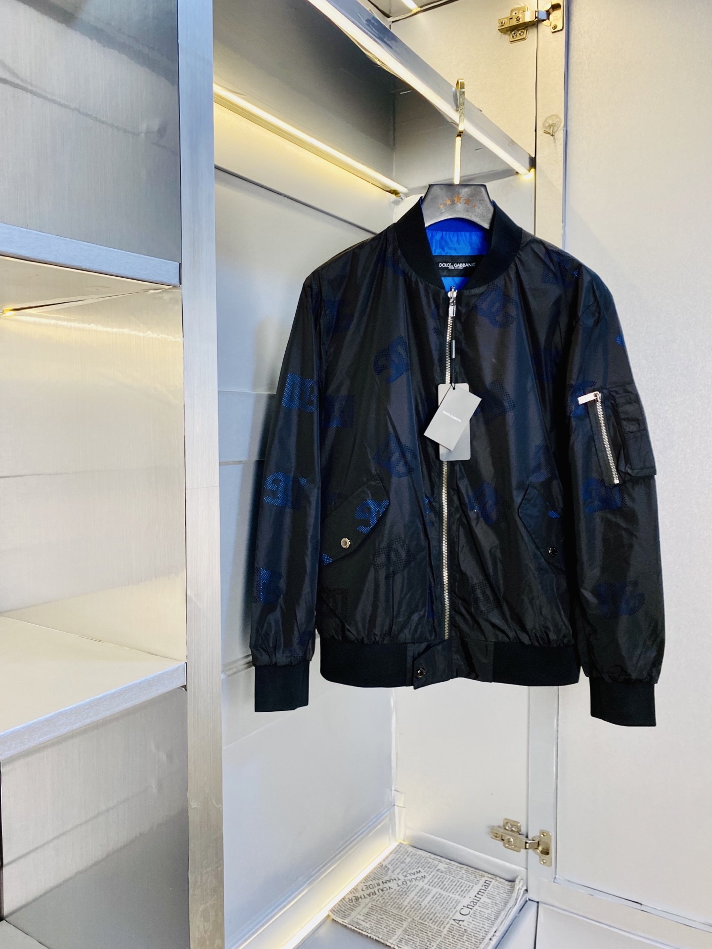 NO:519961,The original order of the official website can wear 200 catties Dolce & Gabbana DG 2025 autumn style!  New jacket jacket windbreaker, high-quality, original fabric, same style as internet celebrity, mold opening custom hardware accessories, very comfortable, super versatile, beautiful jacket, non-market ordinary version, random comparison, absolutely guaranteed quality, color picture, size M-3XL (175/130 catties wear M),, Dolce&Gabbana, jackets & coats, jackets & coats, alexander wang19860909官网原单货 可穿200斤杜嘉班纳DG 2025秋款！新款外套夹克防风衣 高版本高品质 原版面料网红明星同款 开模定制五金辅料 感非常舒服 超级百搭好看的一款外套 非市场普通版本 随意对比 品质绝对保证 颜色图色 尺码M-3XL（175/130斤穿M）,,Dolce&Gabbana,jackets & coats,jackets & coats,alexander wang,Men's clothing