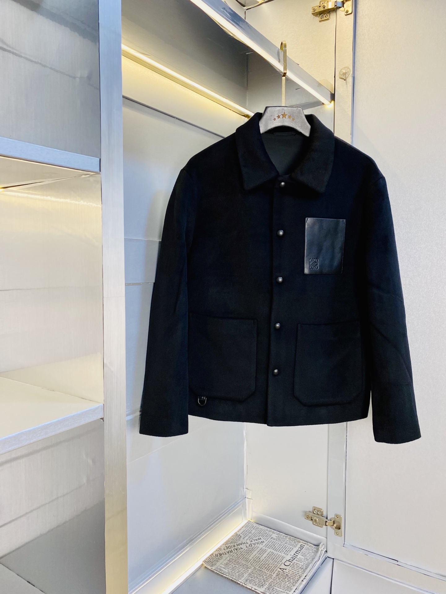 NO:519960,The original order of the official website can wear 200 catties Loewe Loewe 2025 autumn and winter style!  New knitted sweater wool jacket jacket woolen jacket jacket high version high quality original fabric internet celebrity celebrity model open mold custom hardware accessories very comfortable super versatile jacket non-market ordinary version casual comparison absolutely guaranteed quality color picture color size M-3XL (175/130 catties wear M), loewe,loewe, jackets & coats, jackets & coats,sweaters,alexander wang19860909官网原单货 可穿200斤罗意威Loewe 2025秋冬款！新款针织毛衣羊毛外套夹克毛呢外套夹克 高版本高品质 原版面料网红明星同款 开模定制五金辅料 感非常舒服 超级百搭好看的一款外套 非市场普通版本 随意对比 品质绝对保证 颜色图色 尺码M-3XL（175/130斤穿M）,,loewe,loewe,jackets & coats,jackets & coats,sweaters,alexander wang,Men's clothing