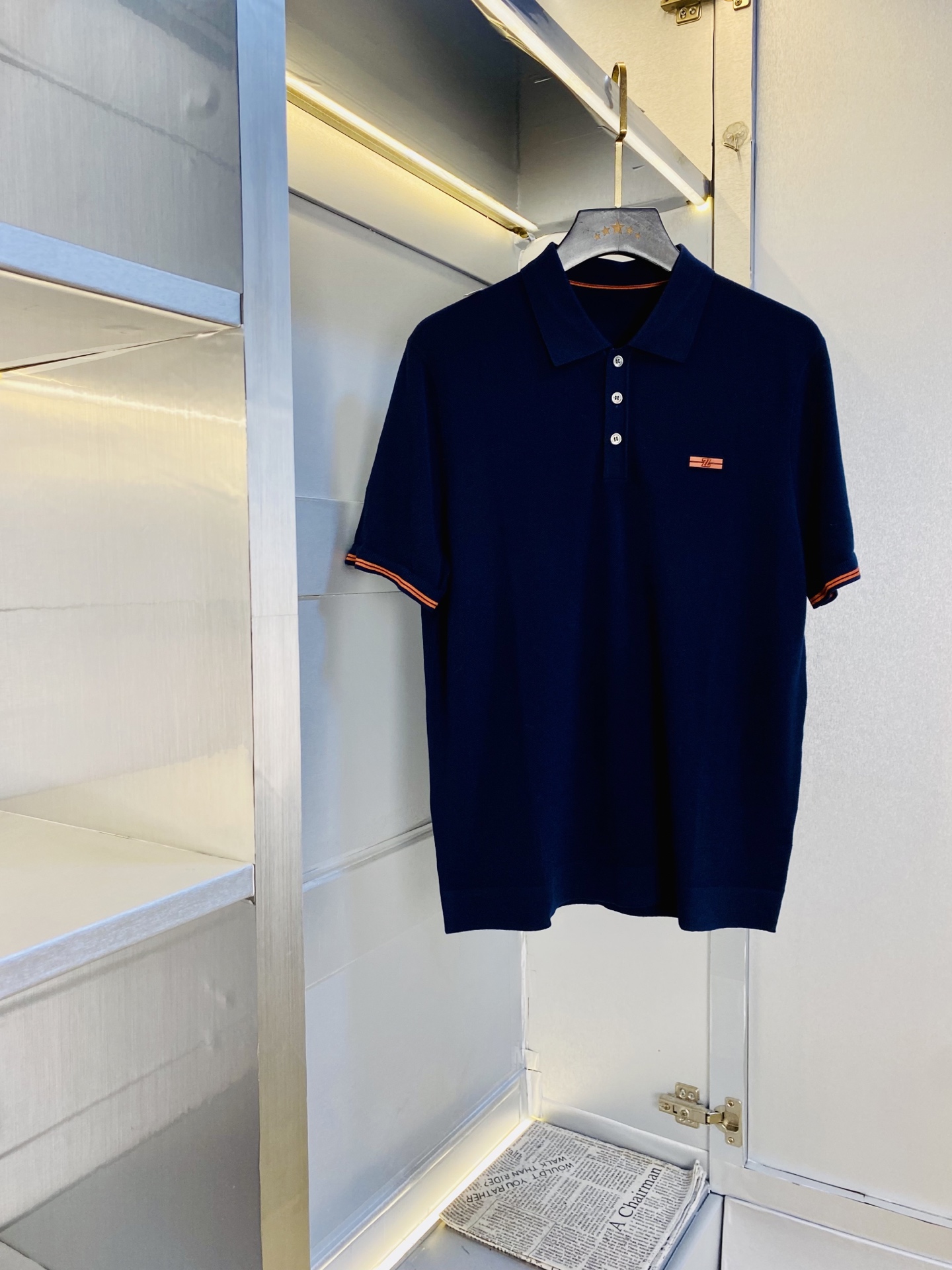 NO:598714,Can be worn in pounds. Original quality. 2025 latest clothes. Lapel knitted sweater short sleeves. Lapel wool short sleeves. Selected counters to customize top-grade imported fabrics. All details are perfectly made and reproduced 1:1. 100% authentic. Original hardware. High-end customized accessories. Original factory original label. The upper body effect is great. Size M-3XL, sweaters, T-shirt, alexander wang19860909可穿斤 原单品质 2025最新款衣服 翻领针织毛衣短袖翻领羊毛短袖 精选专柜订制顶级进口面料 所有细节做工完美1比1复刻 还原正品百分百 原版五金 高端订制辅料 原厂原标 上身效果超赞 码数 M-3XL,,sweaters,T-shirt,alexander wang,Men's clothing