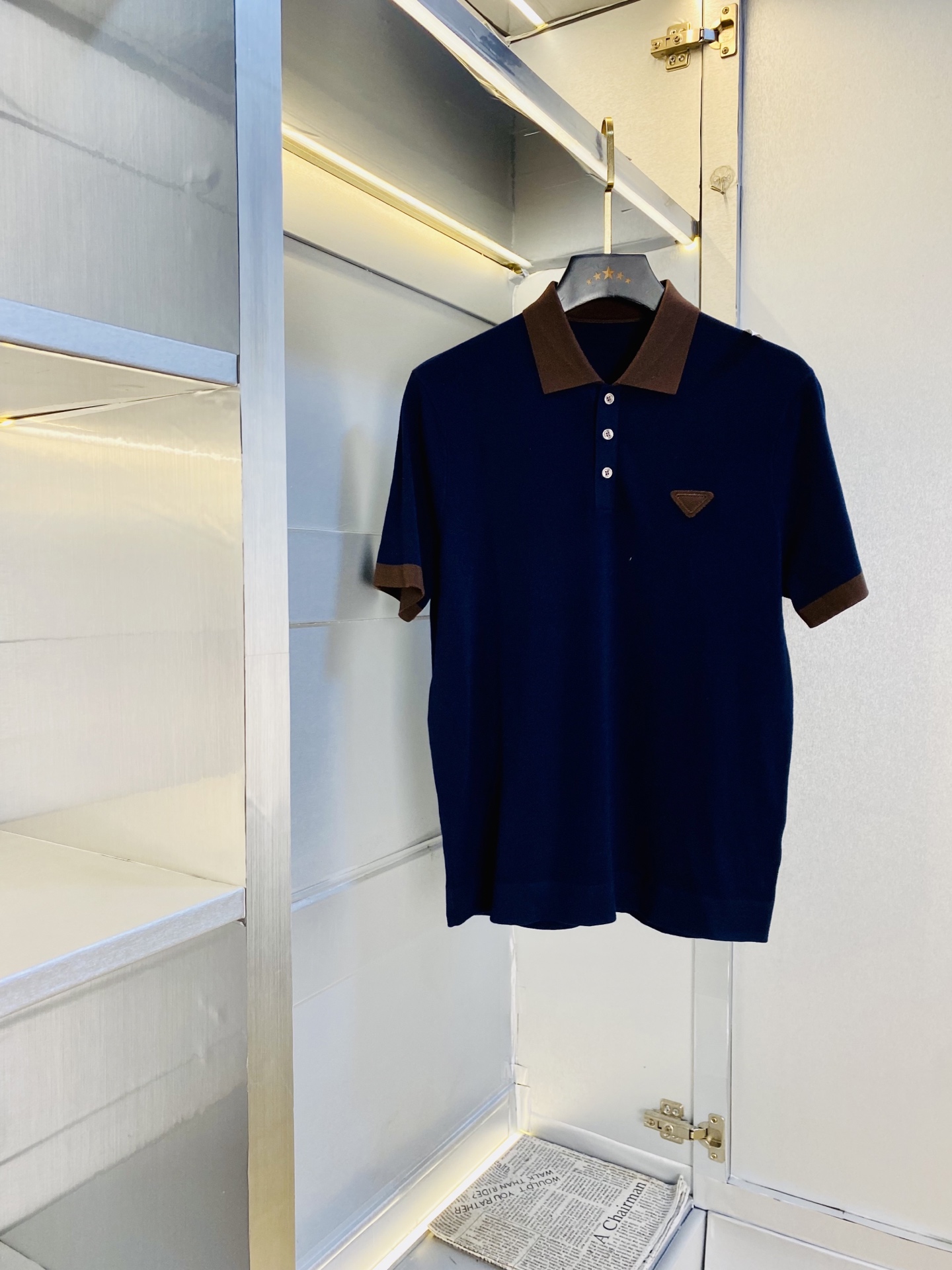 NO:598723,Wearable weight Prada Original quality 2025 latest clothes Lapel knitted sweater short sleeves Lapel wool short sleeves Selected counters to customize top-grade imported fabrics All details are perfectly made 1:1 reproduction Restore 100% authenticity Original hardware High-end customized accessories Original factory original label The upper body effect is great Size M-3XL, prada, prada, sweaters, T-shirt, alexander wang19860909可穿斤 普拉达Prada 原单品质 2025最新款衣服 翻领针织毛衣短袖翻领羊毛短袖 精选专柜订制顶级进口面料 所有细节做工完美1比1复刻 还原正品百分百 原版五金 高端订制辅料 原厂原标 上身效果超赞 码数 M-3XL,,prada,prada,sweaters,T-shirt,alexander wang,Men's clothing