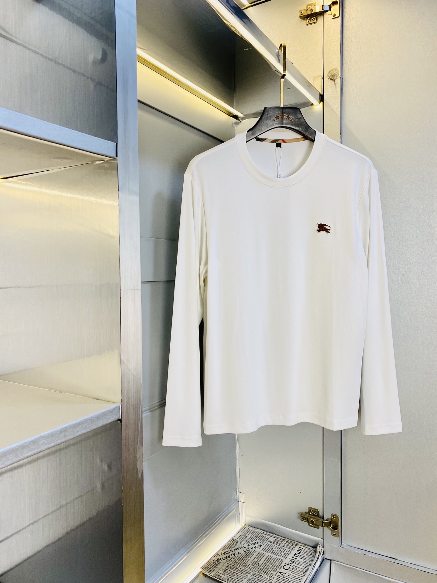 NO:545825,The original order on the official website can wear 210 catties Burberry Burberry autumn style!  New base shirt long-sleeved T-shirt, double mercerized cotton, high-quality, original fabric, same style as internet celebrities, custom hardware accessories with mold opening, very comfortable, super versatile and beautiful, non-market ordinary version, random comparison, absolutely guaranteed quality, color picture, size M-4XL,,burberry,burberry,tees,t-shirt,alexander wang19860909官网原单货 可穿210斤巴宝莉Burberry 秋款！新款打底衫长袖T恤 双丝光棉 高版本高品质 原版面料网红明星同款 开模定制五金辅料 感非常舒服 超级百搭好看的一款 非市场普通版本 随意对比 品质绝对保证 颜色图色 尺码M-4XL,,burberry,burberry,tees，t-shirt,alexander wang,Men's clothing