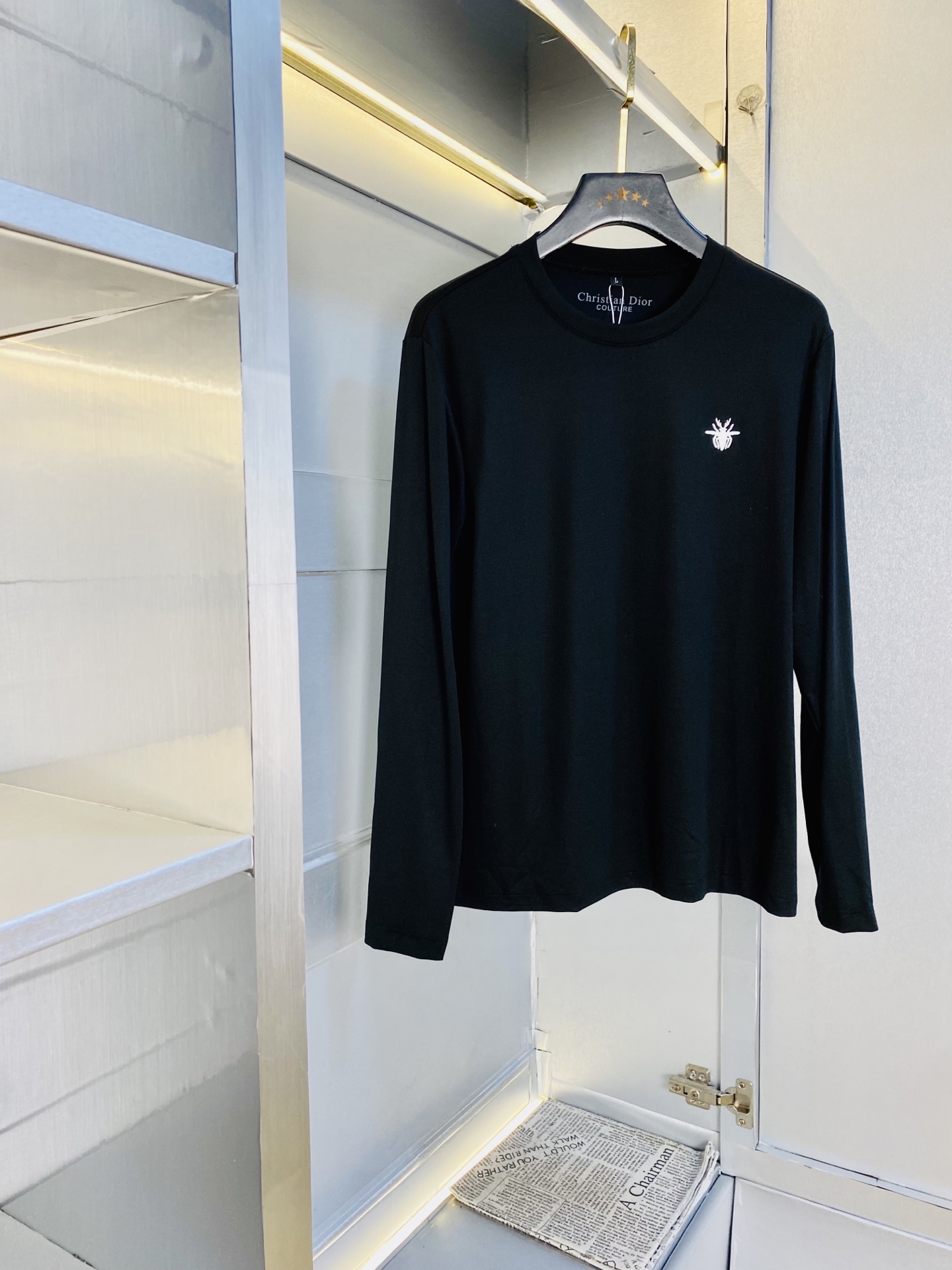 NO:610983,The original item from the official website can wear 210 pounds of Dior 2025 autumn style!  New bottoming shirt, long-sleeved T-shirt, double mercerized cotton, high version and high quality, original fabric, the same style as Internet celebrity stars, mold customization hardware accessories, very comfortable, super versatile and good-looking, non-market ordinary version, feel free to compare, quality is absolutely guaranteed, color pictures, sizes M-4XL, dior, dior, tees, t-shirt, alexander wang19860909官网原单货 可穿210斤迪奥Dior 2025秋款！新款打底衫长袖T恤 双丝光棉 高版本高品质 原版面料网红明星同款 开模定制五金辅料 感非常舒服 超级百搭好看的一款 非市场普通版本 随意对比 品质绝对保证 颜色图色 尺码M-4XL,,dior,dior,tees，t-shirt,alexander wang,Men's clothing