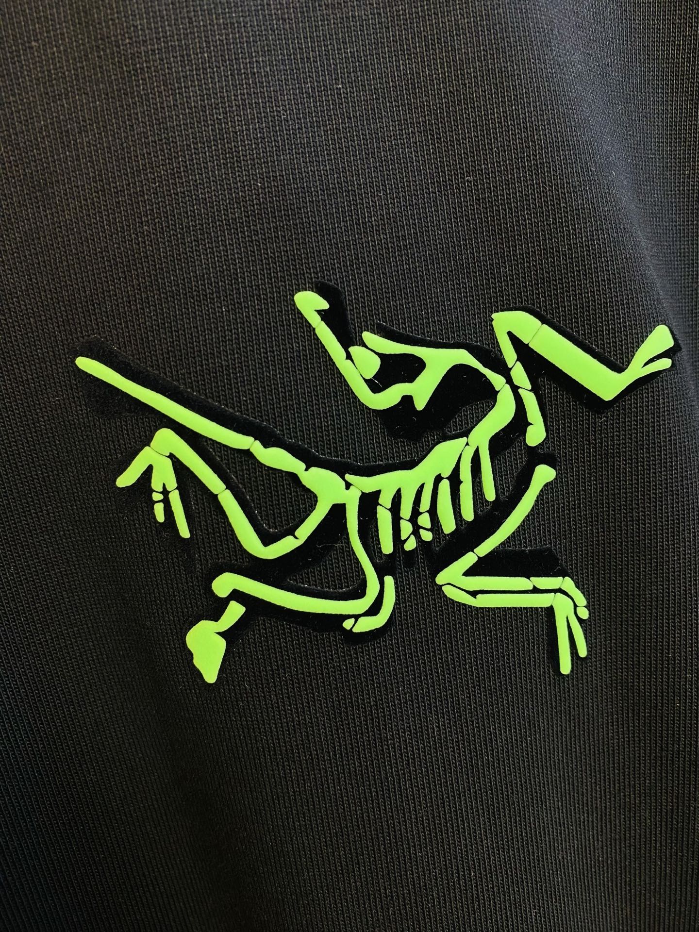 P270 官网原单货 可穿260斤胖子福音🔥始祖鸟Arcteryx 2025秋款！新款打底衫长袖T恤 
⚠高版本⚠高品质 ⚠原版面料⚠网红明星同款
开模定制五金辅料  感非常舒服  超级百搭好看的一款
非市场普通版本 随意对比 品质绝对保证
颜色：图色
尺码：S-XL（175/130-170斤穿S）

S ~衣长71 胸围117  肩宽52袖长56
M~衣长73胸围121 肩宽53.5袖长57
L ~衣长75胸围125   肩宽55袖长58
XL~衣长77胸围129   肩宽56.5袖长59