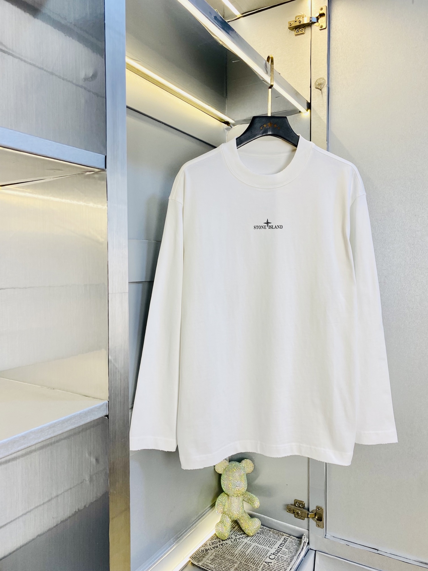 NO:691366,The original item from the official website can be worn by a fat man weighing 260 pounds. The Good News Stone Island 2025 Autumn Style!  New bottoming shirt, long-sleeved T-shirt. High version and high quality. Original fabric, the same style as Internet celebrity stars. Open mold to customize hardware accessories. Very comfortable. Super versatile and good-looking. Non-common version on the market. Compare at will. Quality is absolutely guaranteed. Color picture. Size S-XL (175/130-170 pounds wear S)  Shoulder width 53.5 Sleeve length 57 L ~ Clothing length 75 Bust 125 Shoulder width 55 Sleeve length 58 XL ~ Clothing length 77 Bust 129 Shoulder width 56.5 Sleeve length 59,, tees, t-shirt,19860909官网原单货 可穿260斤胖子福音石头岛 2025秋款！新款打底衫长袖T恤 高版本高品质 原版面料网红明星同款 开模定制五金辅料 感非常舒服 超级百搭好看的一款 非市场普通版本 随意对比 品质绝对保证 颜色图色 尺码S-XL（175/130-170斤穿S） S ~衣长71 胸围117 肩宽52袖长56 M~衣长73胸围121 肩宽53.5袖长57 L ~衣长75胸围125肩宽55袖长58 XL~衣长77胸围129肩宽56.5袖长59,,tees，t-shirt,,Men's clothing