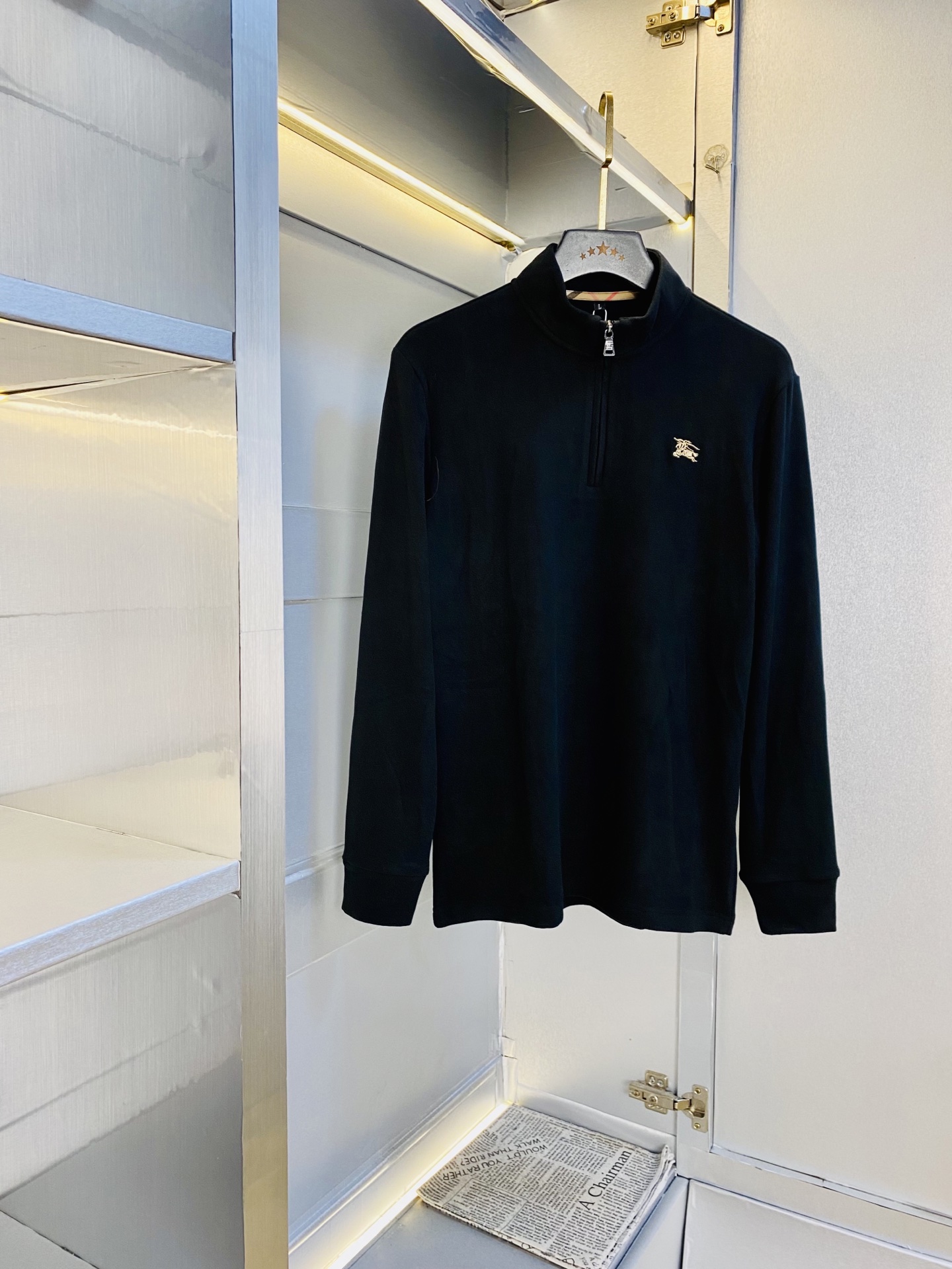 NO:703270,Support replacement after the year!  Double-sided velvet can be worn up to 210 pounds. Double-sided velvet thin velvet style. Burberry original quality. Latest warm long-sleeved sweatshirt style base layer T-shirt. Selected counters to customize top-grade imported fabrics. All details are perfectly made and reproduced 1:1. Restore to 100% authentic. Original hardware. High-end customized accessories. Original factory label. The upper body effect is great!  Too big M-4XL,,burberry,burberry,hoodie,sweatshirts,tees,t-shirt,19860909支持年后退换！ 双面绒可穿210斤 双面加绒薄绒款 巴宝莉Burberry 原单品质 最新款 保暖长袖卫衣款打底衫T恤 精选专柜订制顶级进口面料 所有细节做工完美1比1复刻 还原正品百分百 原版五金 高端订制辅料 原厂原标 上身效果超赞！偏大M-4XL,,burberry,burberry,hoodie,sweatshirts,tees，t-shirt,,Men's clothing