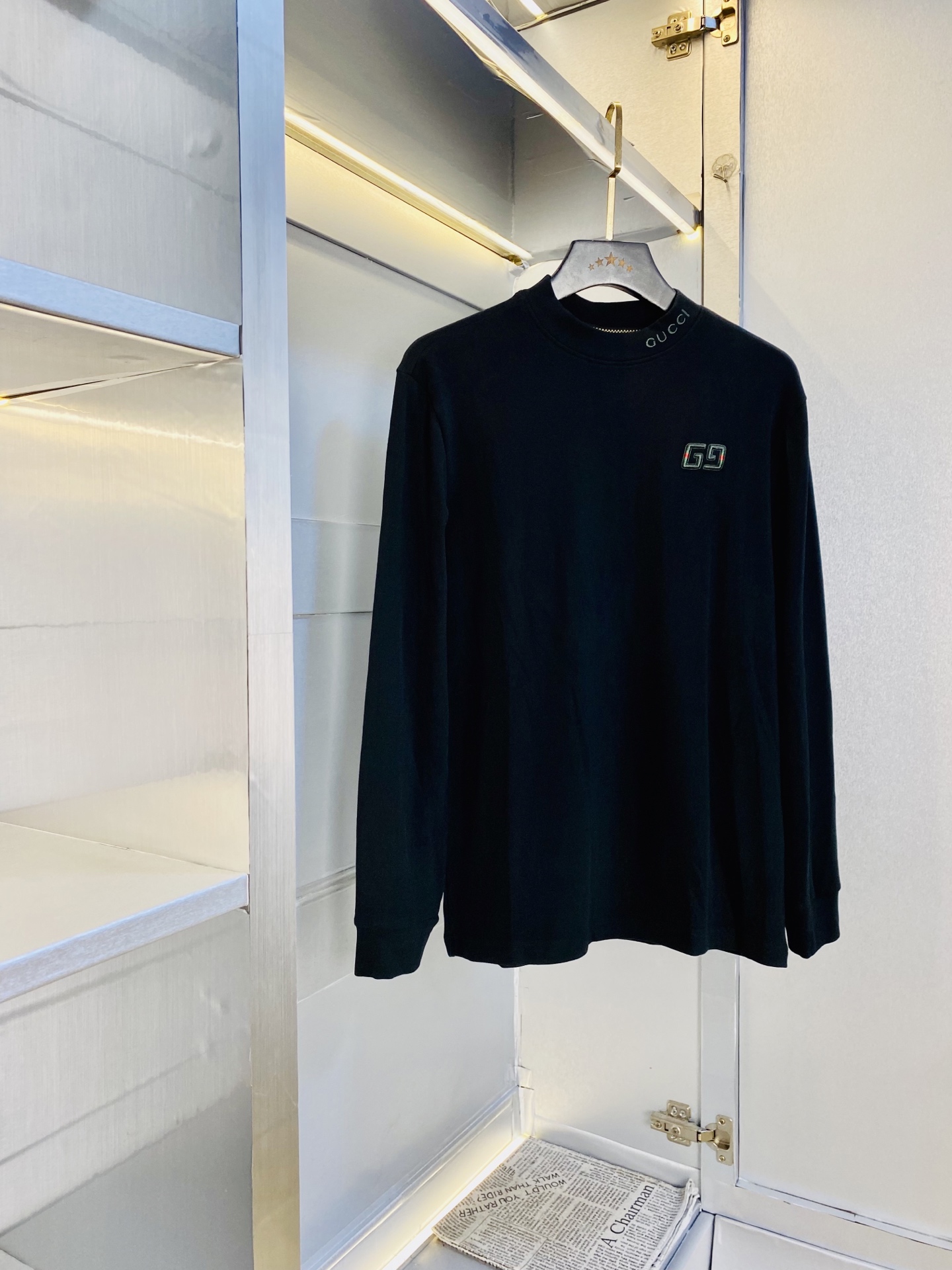 NO:608815,Double-sided velvet can be worn up to 210 pounds. Double-sided velvet and thin velvet model. Gucci. Original quality. 2025 latest model. Warm long-sleeved sweatshirt style base layer T-shirt. Selected counters to customize top-grade imported fabrics. All details are perfectly made and reproduced 1:1. Restore 100% authenticity. Original hardware. High-end customized accessories. Original factory label. The upper body effect is amazing!  Too big M-4XL,,gucci,hoodie,sweatshirts,tees,t-shirt,alexander wang19860909双面绒可穿210斤 双面加绒薄绒款 古奇Gucci 原单品质 2025最新款 保暖长袖卫衣款打底衫T恤 精选专柜订制顶级进口面料 所有细节做工完美1比1复刻 还原正品百分百 原版五金 高端订制辅料 原厂原标 上身效果超赞！偏大M-4XL,,gucci,hoodie,sweatshirts,tees，t-shirt,alexander wang,Men's clothing