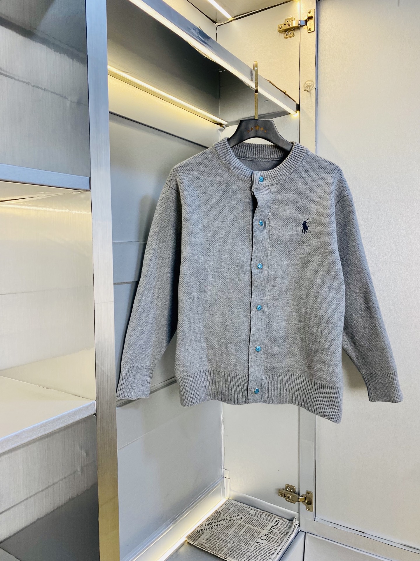 NO:545799,The original order of the official website can wear 200 kilograms of Ruff Lauren polo autumn and winter style!  New knitted sweater, cardigan jacket, high-quality, original fabric, same style as internet celebrity, mold opening custom hardware accessories, very comfortable, super versatile and beautiful jacket, non-market ordinary version, random comparison, absolutely guaranteed quality, color picture, size M-XXL (175/130 catties wear M),, jackets & coats, jackets & coats, sweaters, alexander wang19860909官网原单货 可穿200斤拉夫劳伦polo 秋冬款！新款针织毛衣羊毛衫外套夹克 高版本高品质 原版面料网红明星同款 开模定制五金辅料 感非常舒服 超级百搭好看的一款外套 非市场普通版本 随意对比 品质绝对保证 颜色图色 尺码M-XXL（175/130斤穿M）,,jackets & coats,jackets & coats,sweaters,alexander wang,Men's clothing