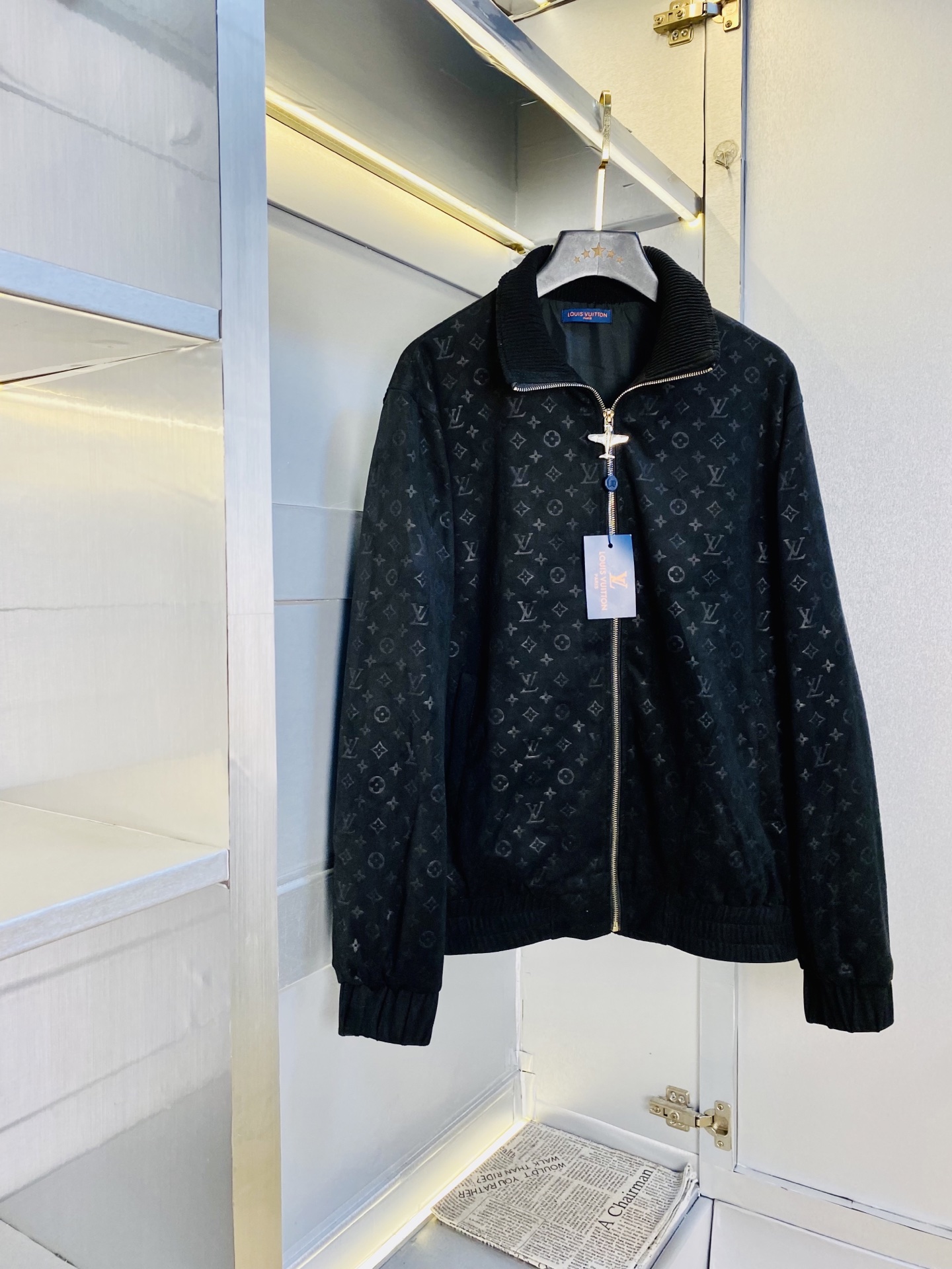 NO:597572,The original item from the official website can wear 240 pounds of Louis Vuitton Lv 2025 autumn style!  New coat, jacket, windproof coat, high version, high quality, original fabric, the same style as Internet celebrity stars, molded custom hardware and accessories, very comfortable, super versatile and good-looking coat, non-market ordinary version, feel free to compare, quality is absolutely guaranteed, color picture, size M-3XL (175/130-150 catties wear M),, louis vuitton, louis vuitton, jackets & coats, jackets & coats, alexander wang19860909官网原单货 可穿240斤路易威登Lv 2025秋款！新款外套夹克防风衣 高版本高品质 原版面料网红明星同款 开模定制五金辅料 感非常舒服 超级百搭好看的一款外套 非市场普通版本 随意对比 品质绝对保证 颜色图色 尺码M-3XL（175/130-150斤穿M）,,louis vuitton,louis vuitton,jackets & coats,jackets & coats,alexander wang,Men's clothing