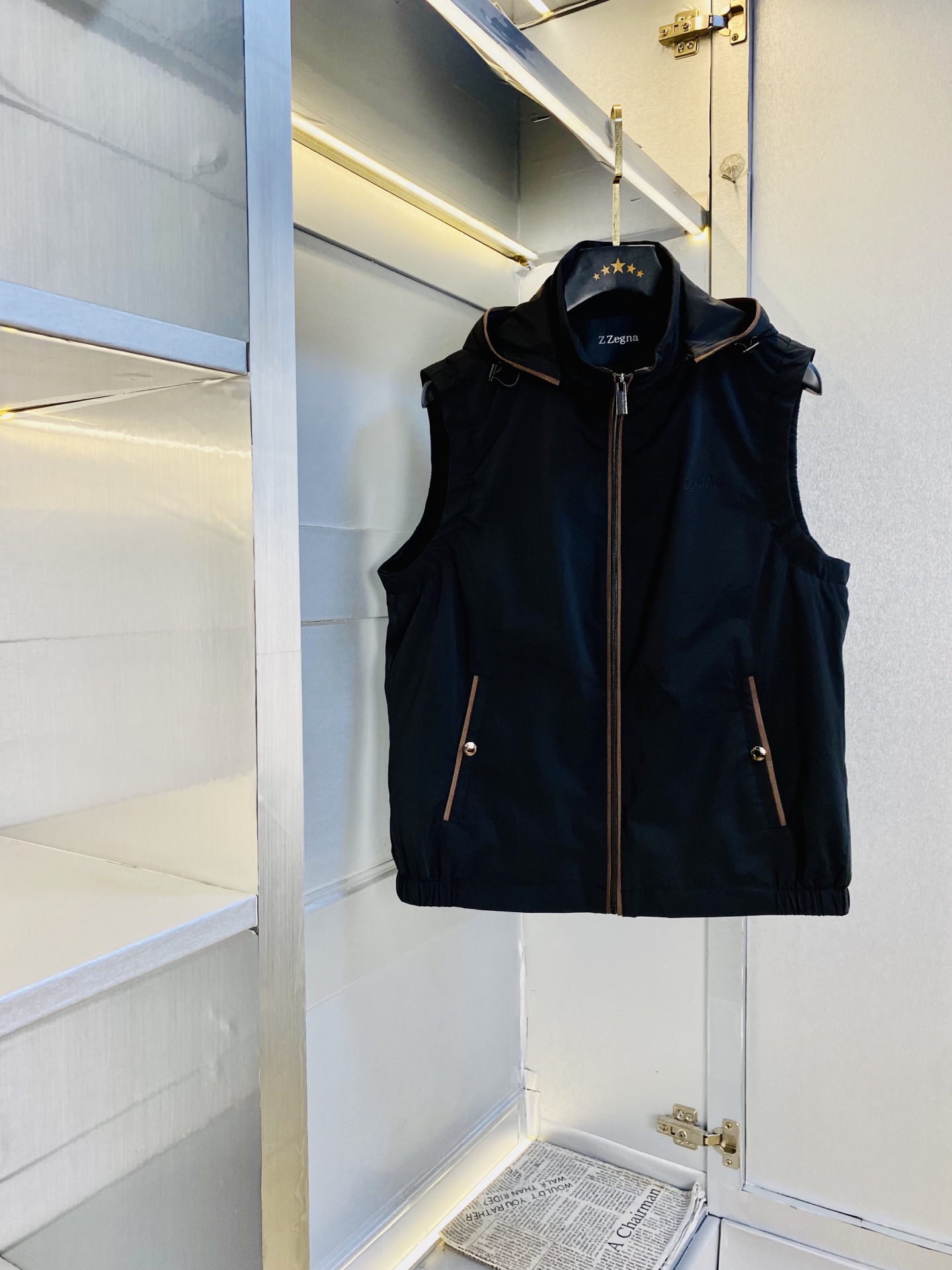 NO:545834,The original order of the official website can wear 200 catties Zegna autumn style!  New vest, high-quality, original fabric, same style as internet celebrity, custom hardware and accessories for opening molds, very comfortable, super versatile and beautiful jacket, non-market ordinary version, random comparison, absolutely guaranteed quality, color picture, size M-3XL,,zegna, jackets & coats,alexander wang19860909官网原单货 可穿200斤杰尼亚Zegna 秋款！新款马甲 高版本高品质 原版面料网红明星同款 开模定制五金辅料 感非常舒服 超级百搭好看的一款外套 非市场普通版本 随意对比 品质绝对保证 颜色图色 尺码M-3XL,,zegna,jackets & coats,alexander wang,Men's clothing