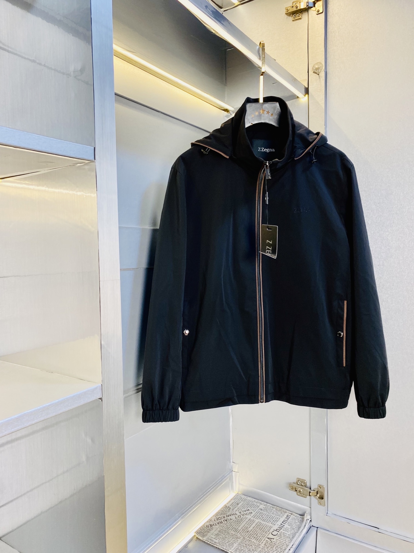 NO:643844,The original item from the official website can wear 200 pounds of Zegna autumn style!  New coat, jacket and windproof coat. High version and high quality. Original fabric, the same style as Internet celebrity stars. Open mold to customize hardware and accessories. Very comfortable. Super versatile and good-looking coat. Non-common version in the market. Compare at will. Quality is absolutely guaranteed. Color pictures and colors. Sizes M-3XL,,zegna,jackets & coats,jackets & coats,alexander wang19860909官网原单货 可穿200斤杰尼亚Zegna 秋款！新款外套夹克防风衣 高版本高品质 原版面料网红明星同款 开模定制五金辅料 感非常舒服 超级百搭好看的一款外套 非市场普通版本 随意对比 品质绝对保证 颜色图色 尺码M-3XL,,zegna,jackets & coats,jackets & coats,alexander wang,Men's clothing