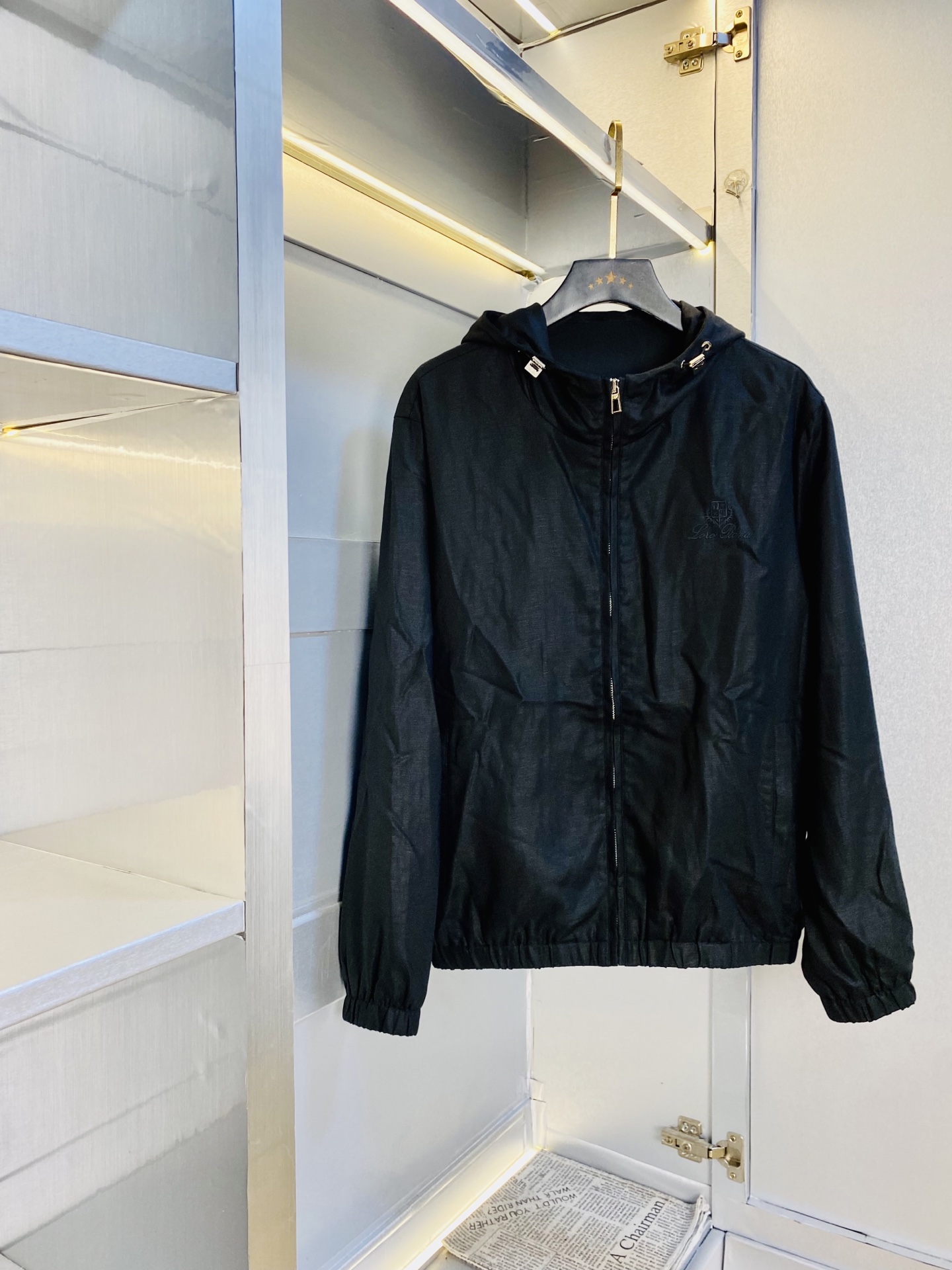 NO:545841,The original order of the official website can wear 200 kilograms of Nuoyou Pianya Lp, autumn style!  New jacket jacket windbreaker, high-quality, original fabric, same style as internet celebrity, mold opening custom hardware accessories, very comfortable, super versatile, beautiful jacket, non-market, ordinary version, random comparison, absolutely guaranteed quality, color picture, size M-3XL,,loro piano, jackets & coats, jackets & coats, alexander wang19860909官网原单货 可穿200斤诺悠翩雅Lp, 秋款！新款外套夹克防风衣 高版本高品质 原版面料网红明星同款 开模定制五金辅料 感非常舒服 超级百搭好看的一款外套 非市场普通版本 随意对比 品质绝对保证 颜色图色 尺码M-3XL,,loro piana,jackets & coats,jackets & coats,alexander wang,Men's clothing