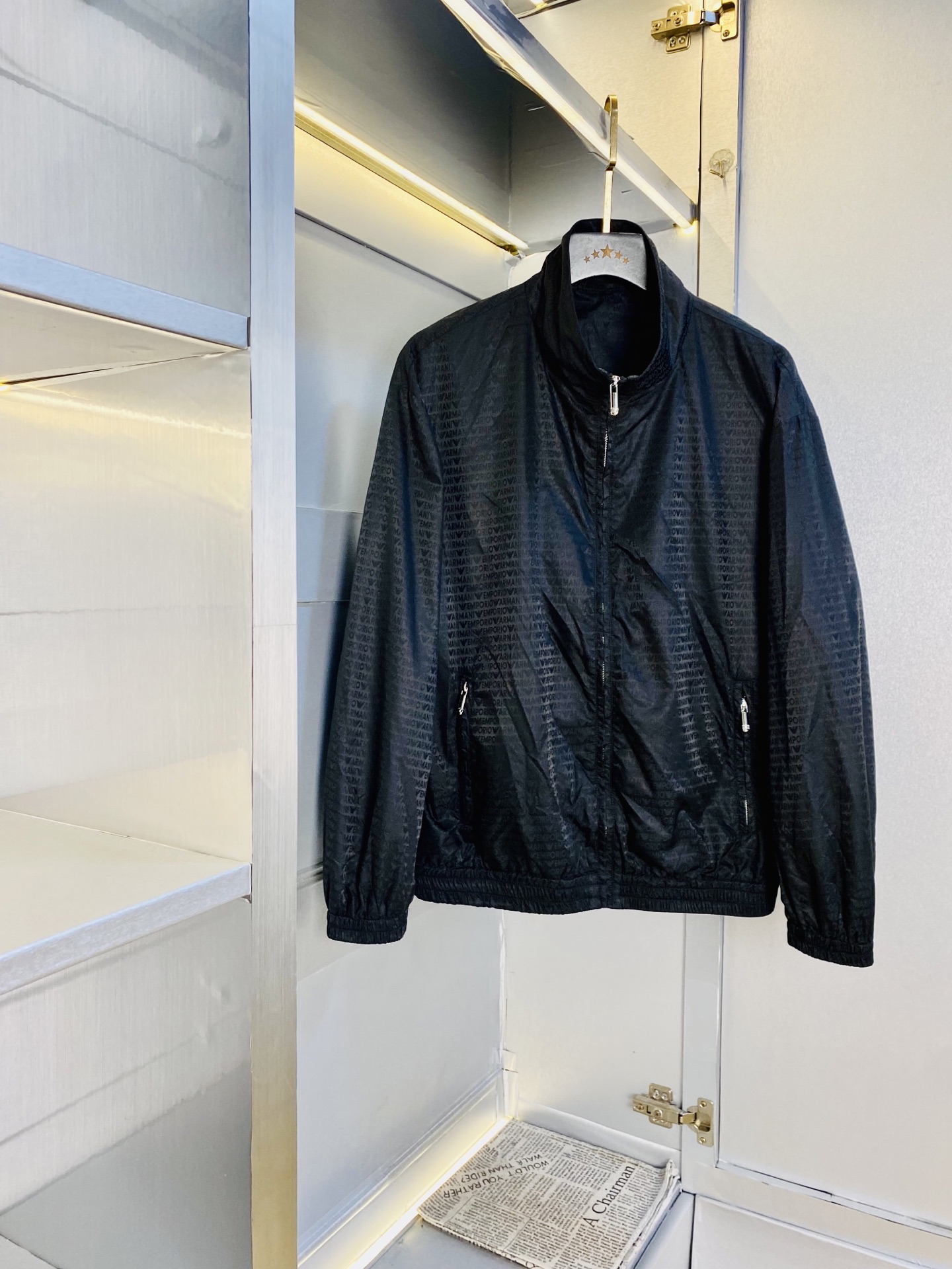 NO:608742,The original item from the official website can wear 200 pounds of Armani 2025 autumn style!  New coat, jacket and windproof coat. High version and high quality. The original fabric is the same as that of Internet celebrity stars. Mold customization of hardware accessories. Very comfortable. Super versatile and good-looking coat. Not a common version in the market. Compare at will. Quality is absolutely guaranteed. Color pictures and colors. Sizes M-3XL, armani, armani, jackets & coats, jackets & coats, alexander wang19860909官网原单货 可穿200斤阿玛尼Armani 2025秋款！新款外套夹克防风衣 高版本高品质 原版面料网红明星同款 开模定制五金辅料 感非常舒服 超级百搭好看的一款外套 非市场普通版本 随意对比 品质绝对保证 颜色图色 尺码M-3XL,,armani,armani,jackets & coats,jackets & coats,alexander wang,Men's clothing