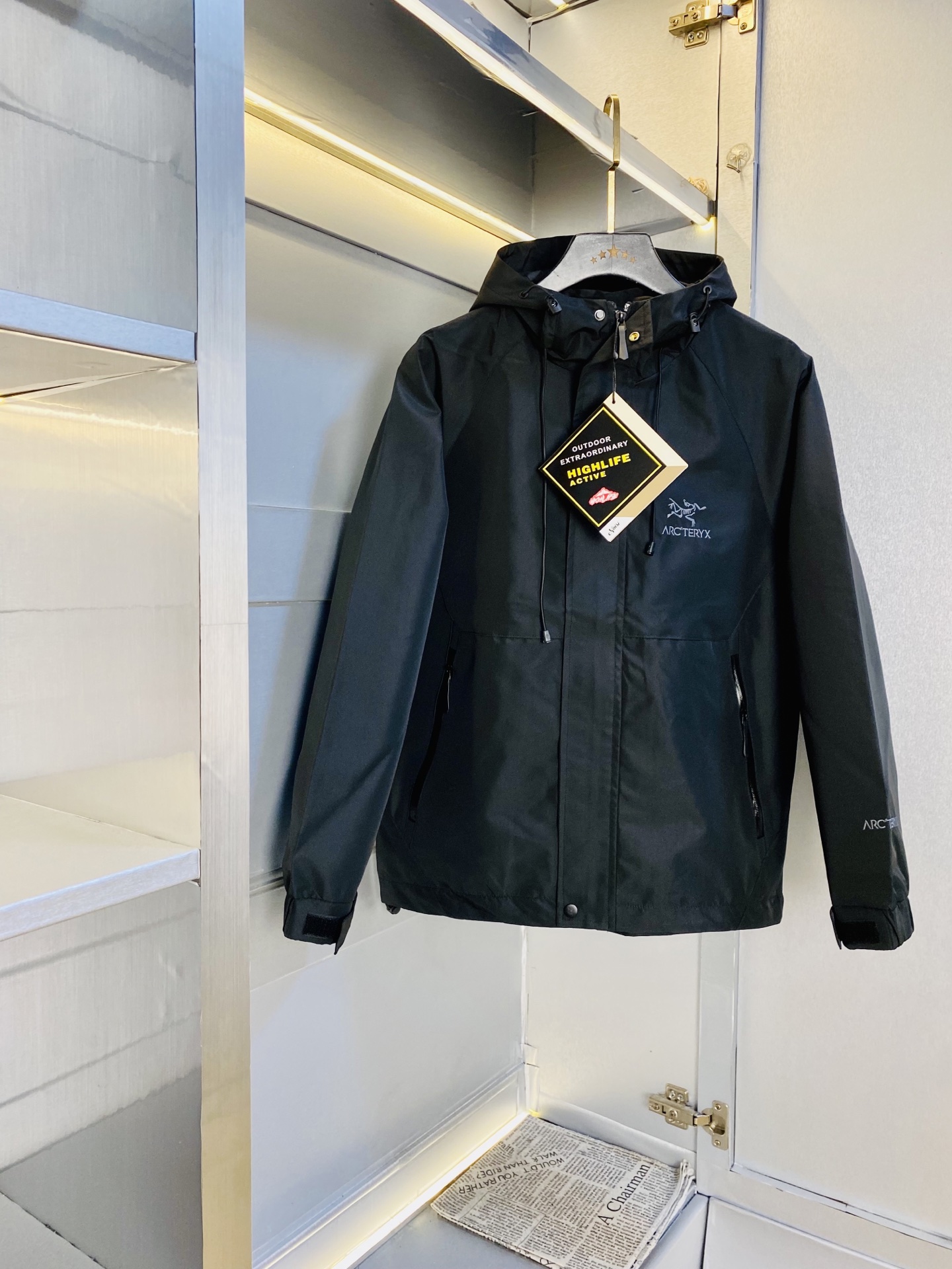 NO:656262,The original item from the official website can wear 200 pounds of Arcteryx 2025 autumn style!  New coat, jacket and windproof coat. High version and high quality. The same original fabric as that of Internet celebrity stars. Customized hardware and accessories. Very comfortable. Super versatile and good-looking coat. Non-market ordinary version. Compare at will. Quality is absolutely guaranteed. Color pictures and colors. Size M-3XL,arc'teryx,jackets & coats,jackets & coats,alexander wang19860909官网原单货 可穿200斤始祖鸟Arcteryx 2025秋款！新款外套夹克防风衣 高版本高品质 原版面料网红明星同款 开模定制五金辅料 感非常舒服 超级百搭好看的一款外套 非市场普通版本 随意对比 品质绝对保证 颜色图色 尺码M-3XL,arc'teryx,jackets & coats,jackets & coats,alexander wang,Men's clothing