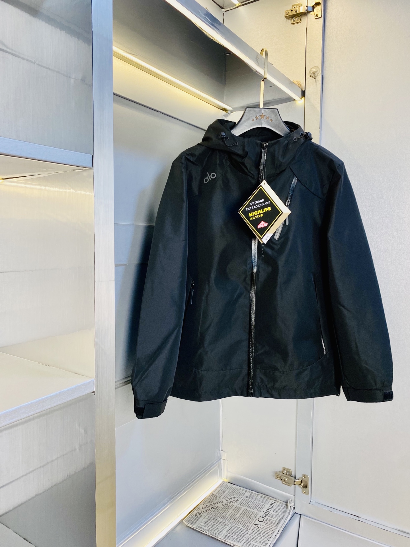 NO:656267,The original item from the official website can wear 200 pounds of alo 2025 autumn style!  New coat, jacket and windproof coat. High version and high quality. The original fabric is the same as that of Internet celebrity stars. Open mold to customize hardware accessories. Very comfortable. Super versatile and good-looking coat. Not the ordinary version in the market. Compare at will. Quality is absolutely guaranteed. Color pictures and colors. Size M-3XL,,jackets & coats,jackets & coats,alexander wang19860909官网原单货 可穿200斤alo 2025秋款！新款外套夹克防风衣 高版本高品质 原版面料网红明星同款 开模定制五金辅料 感非常舒服 超级百搭好看的一款外套 非市场普通版本 随意对比 品质绝对保证 颜色图色 尺码M-3XL,,jackets & coats,jackets & coats,alexander wang,Men's clothing