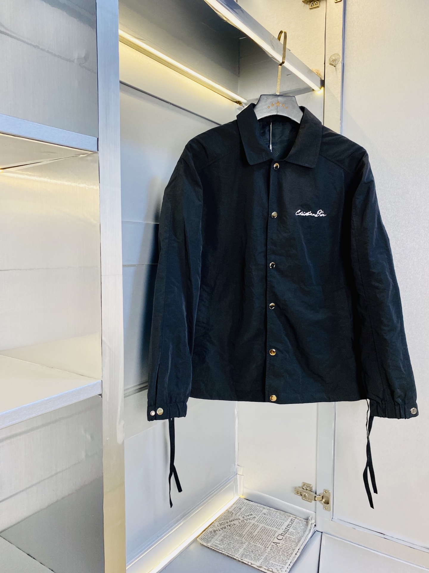 NO:726554,Support replacement after the year!  The original item from the official website can be worn in Dior 2025 autumn style!  New coat, jacket and windproof coat. High version and high quality. Original fabric, the same style as Internet celebrity stars. Open mold to customize hardware accessories. Very comfortable. Super versatile and good-looking coat. Non-common version in the market. Compare at will. Quality is absolutely guaranteed. Color pictures and colors. Sizes M-3XL, dior, dior, jackets & coats, jackets & coats,19860909支持年后退换！ 官网原单货 可穿斤迪奥Dior 2025秋款！新款外套夹克防风衣 高版本高品质 原版面料网红明星同款 开模定制五金辅料 感非常舒服 超级百搭好看的一款外套 非市场普通版本 随意对比 品质绝对保证 颜色图色 尺码M-3XL,,dior,dior,jackets & coats,jackets & coats,,Men's clothing