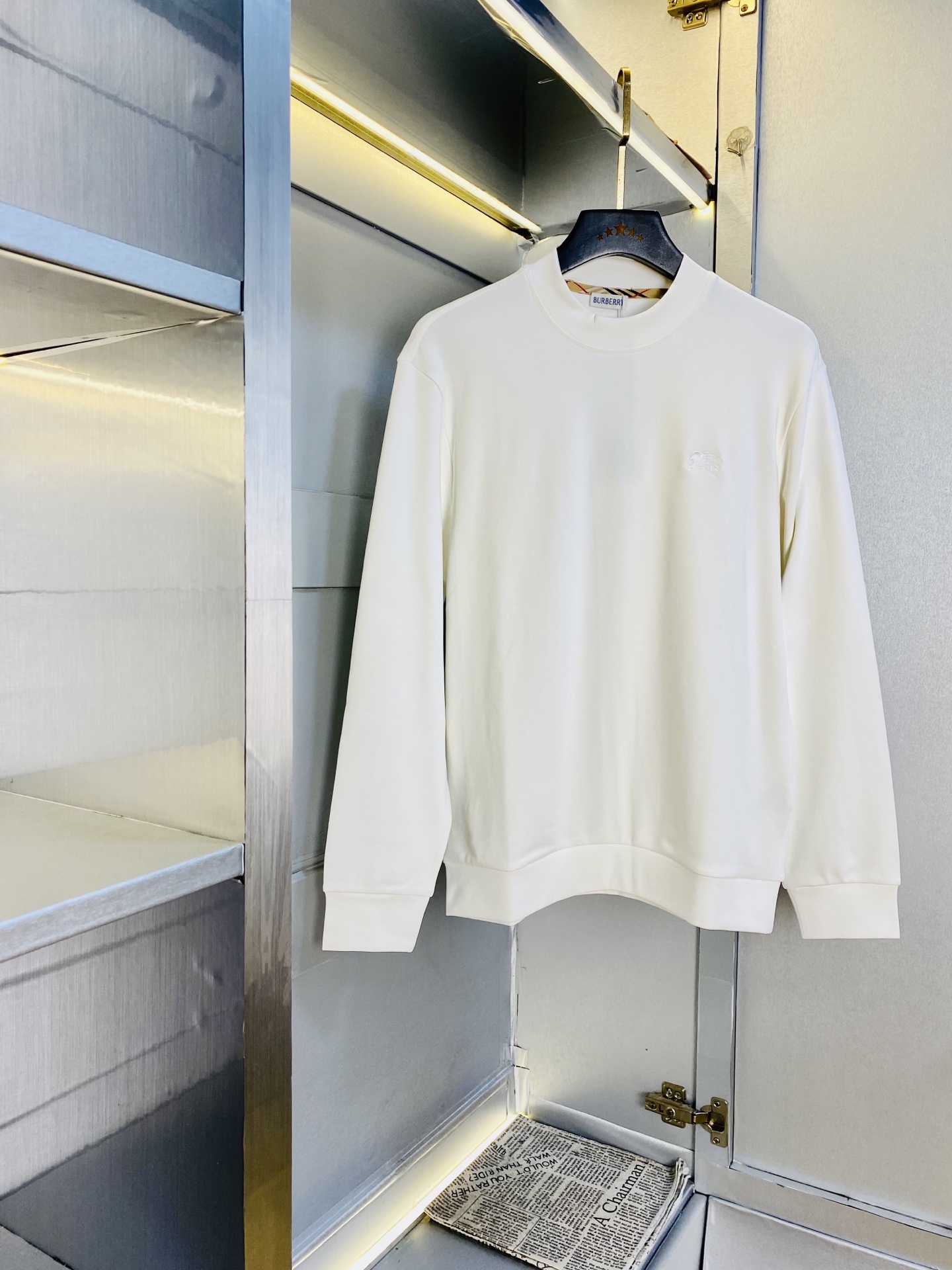 NO:600942,Wearing 190 pounds, velvet and thin velvet lining, Burberry original quality, 2025 latest model, warm long-sleeved sweatshirt, base layer T-shirt, selected counter custom-made top imported fabrics, all details are perfectly made, 1:1 replica, 100% authentic, original hardware, high-end customized accessories, original factory original label, the upper body effect is amazing!  Size M-3XL,,burberry,burberry,hoodie,sweatshirts,tees,t-shirt,alexander wang19860909穿190斤 内里加绒加薄绒款 巴宝莉Burberry 原单品质 2025最新款 保暖长袖卫衣款打底衫T恤 精选专柜订制顶级进口面料 所有细节做工完美1比1复刻 还原正品百分百 原版五金 高端订制辅料 原厂原标 上身效果超赞！码数M-3XL,,burberry,burberry,hoodie,sweatshirts,tees，t-shirt,alexander wang,Men's clothing